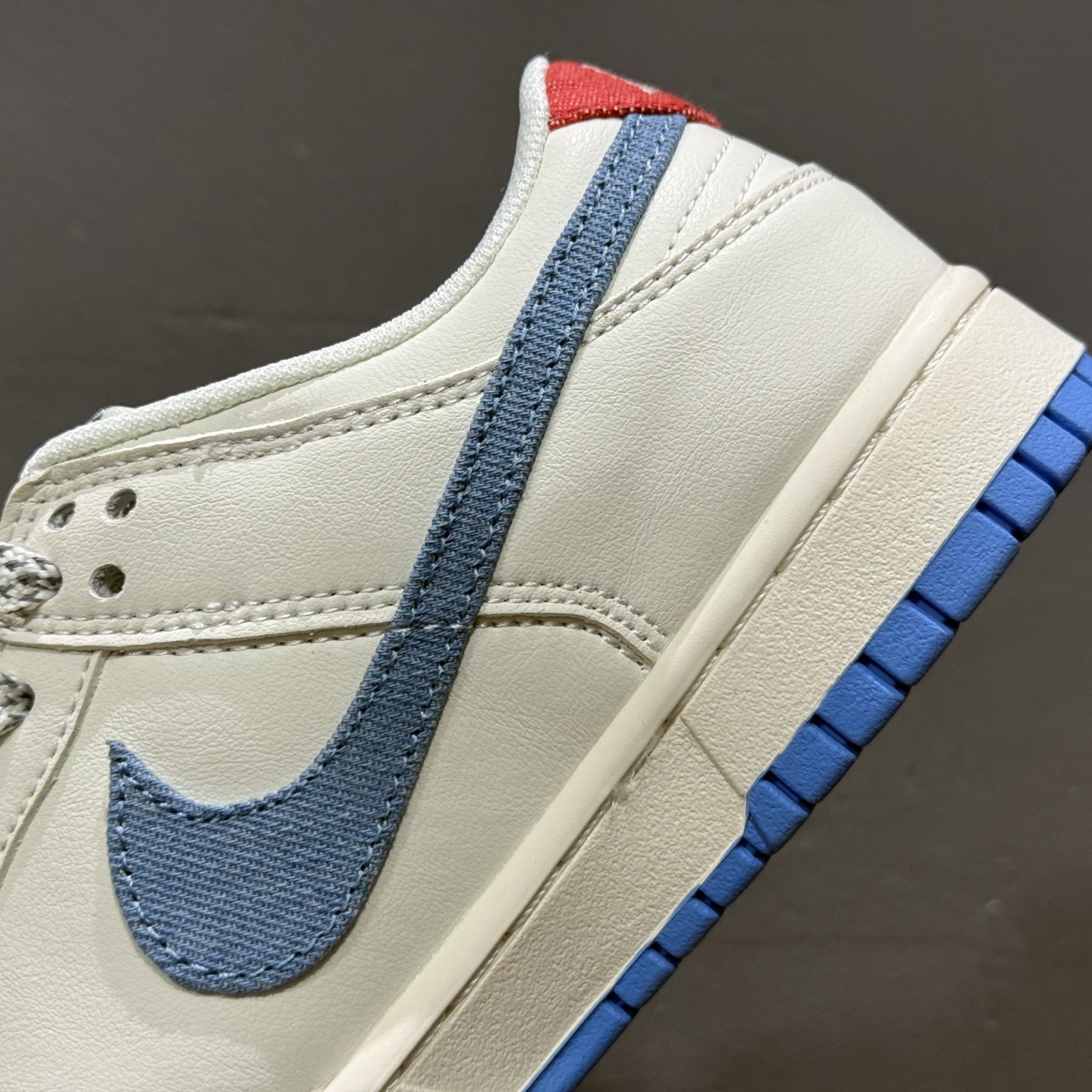 280 海外爆款限量发售!Nike SB Dunk Low“ LV联名——夏季冰蓝红” 周年高端定制 低帮休闲板鞋 SM6668-101-Chinese UA Cheap High Quatity Brand Clothes Bags handbags Sneakers wholesale wholesaler seller from China Factory suppliers Fashion Clothing Shoes best Quality Beautiful Price 280 海外爆款限量发售!Nike SB Dunk Low“ LV联名——夏季冰蓝红” 周年高端定制 低帮休闲板鞋 SM6668-101