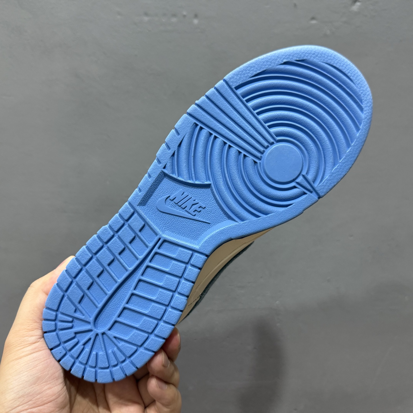 280 海外爆款限量发售!Nike SB Dunk Low“ LV联名——夏季冰蓝红” 周年高端定制 低帮休闲板鞋 SM6668-101-Chinese UA Cheap High Quatity Brand Clothes Bags handbags Sneakers wholesale wholesaler seller from China Factory suppliers Fashion Clothing Shoes best Quality Beautiful Price 280 海外爆款限量发售!Nike SB Dunk Low“ LV联名——夏季冰蓝红” 周年高端定制 低帮休闲板鞋 SM6668-101