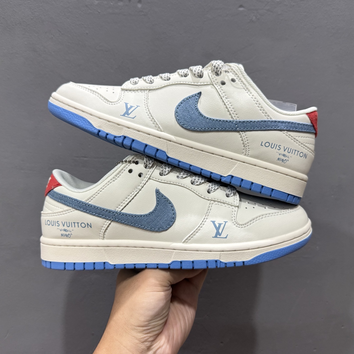 280 海外爆款限量发售!Nike SB Dunk Low“ LV联名——夏季冰蓝红” 周年高端定制 低帮休闲板鞋 SM6668-101-Chinese UA Cheap High Quatity Brand Clothes Bags handbags Sneakers wholesale wholesaler seller from China Factory suppliers Fashion Clothing Shoes best Quality Beautiful Price 280 海外爆款限量发售!Nike SB Dunk Low“ LV联名——夏季冰蓝红” 周年高端定制 低帮休闲板鞋 SM6668-101