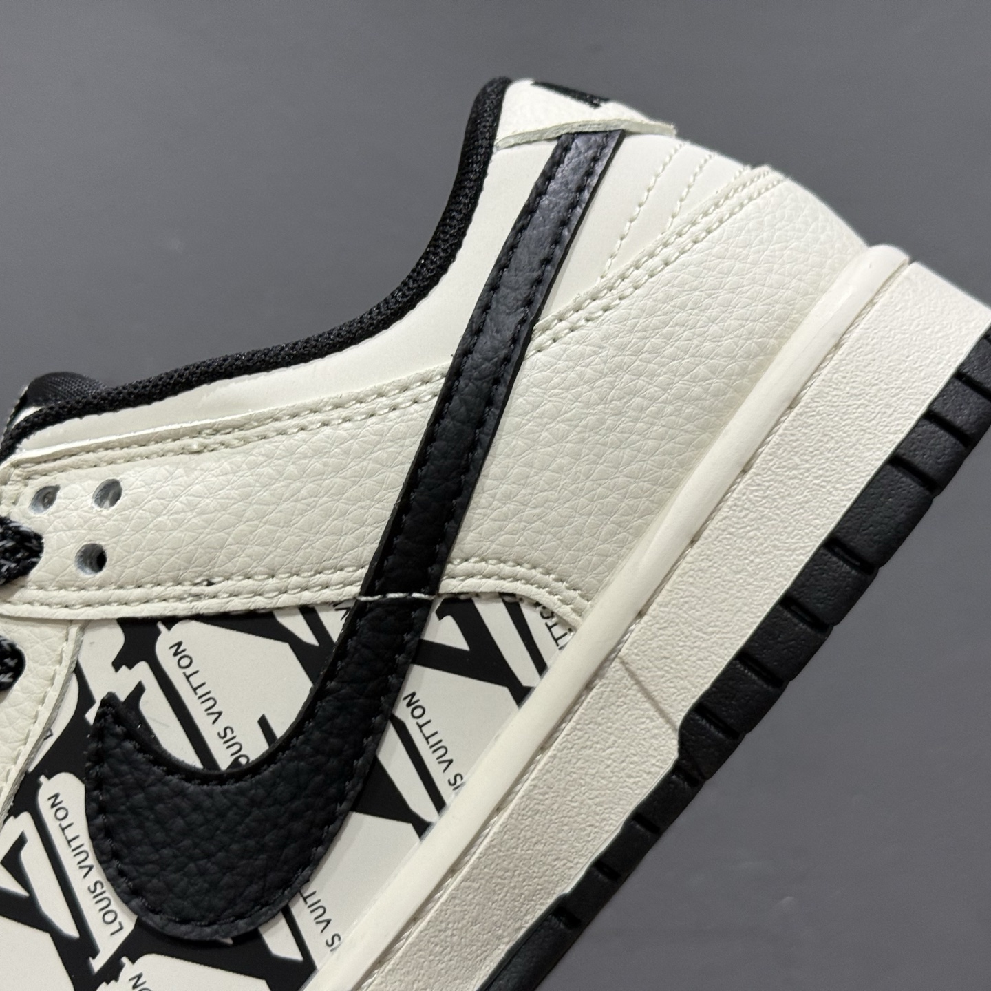 280 Louis Vuitton x Nike Dunk Low 印花米黑 QW5836-021-Chinese UA Cheap High Quatity Brand Clothes Bags handbags Sneakers wholesale wholesaler seller from China Factory suppliers Fashion Clothing Shoes best Quality Beautiful Price 280 Louis Vuitton x Nike Dunk Low 印花米黑 QW5836-021