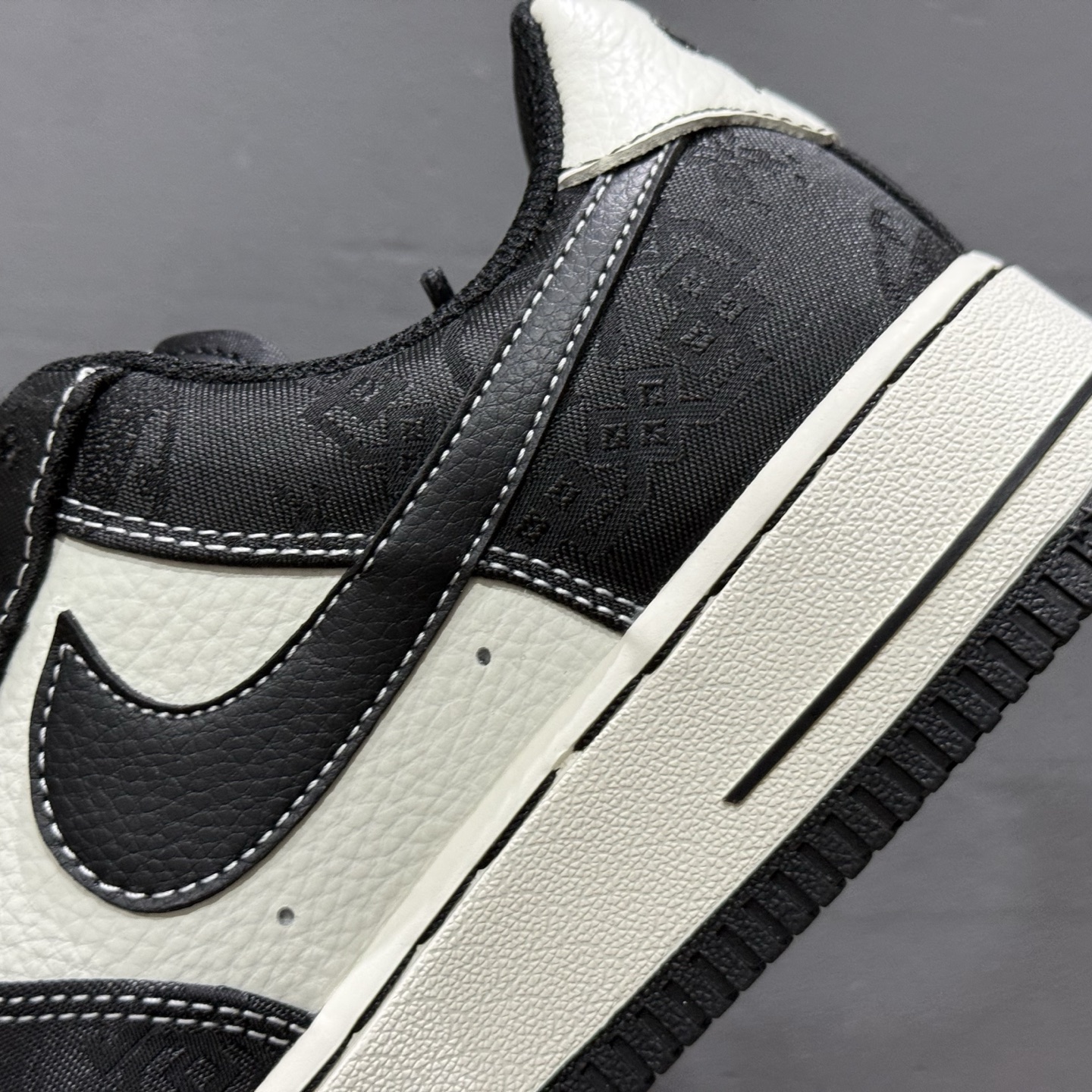 260 Stussy x NIke Air Force 1 黑丝绸 LW9279-013-Chinese UA Cheap High Quatity Brand Clothes Bags handbags Sneakers wholesale wholesaler seller from China Factory suppliers Fashion Clothing Shoes best Quality Beautiful Price 260 Stussy x NIke Air Force 1 黑丝绸 LW9279-013