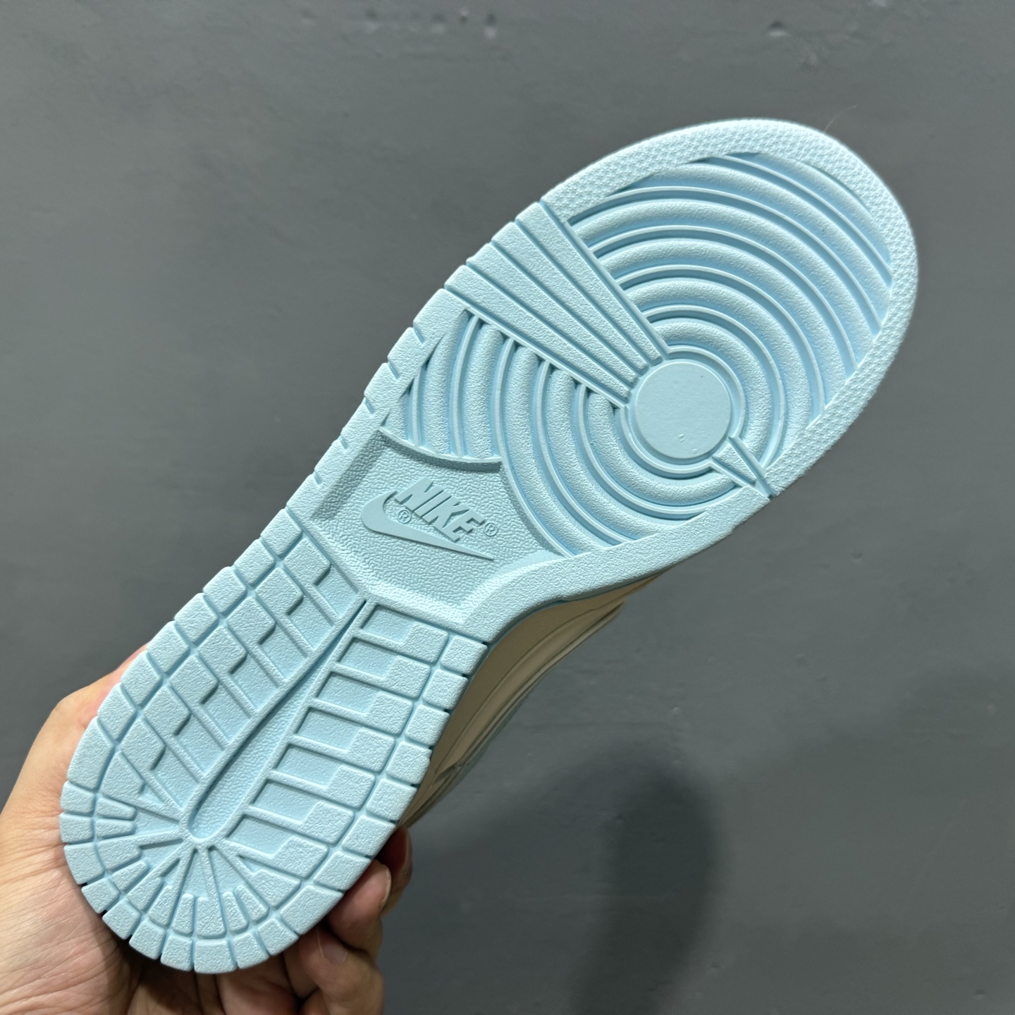 280 独家实拍Nike SB Dunk Low LV联名 米白浅蓝 周年高端定制 低帮休闲板鞋 KK1333-048-Chinese UA Cheap High Quatity Brand Clothes Bags handbags Sneakers wholesale wholesaler seller from China Factory suppliers Fashion Clothing Shoes best Quality Beautiful Price 280 独家实拍Nike SB Dunk Low LV联名 米白浅蓝 周年高端定制 低帮休闲板鞋 KK1333-048