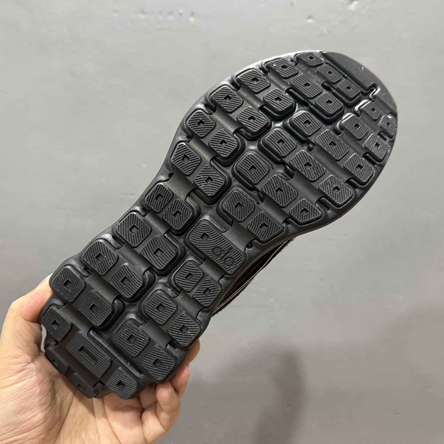 180 Alo Runner 明星同款 四季常青款增高低帮休闲生活鞋 米棕色-Chinese UA Cheap High Quatity Brand Clothes Bags handbags Sneakers wholesale wholesaler seller from China Factory suppliers Fashion Clothing Shoes best Quality Beautiful Price 180 Alo Runner 明星同款 四季常青款增高低帮休闲生活鞋 米棕色