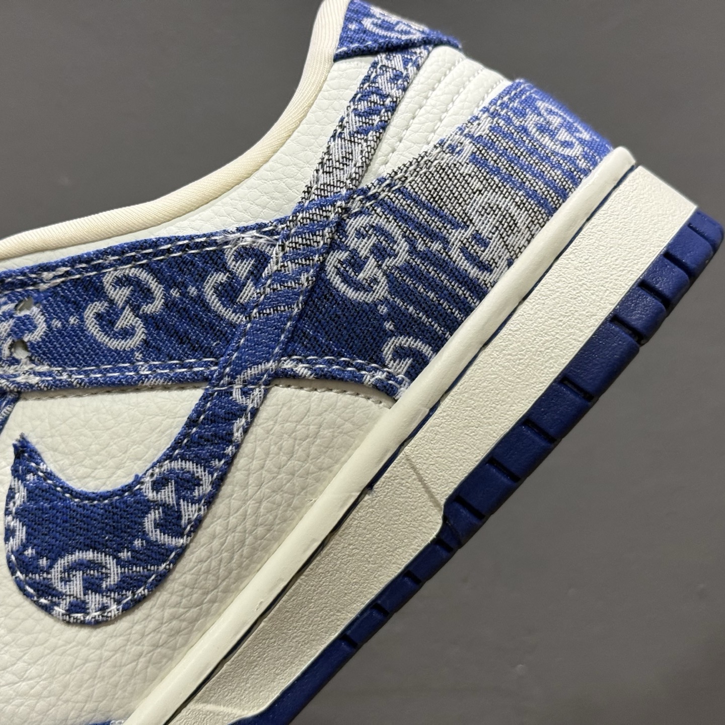 280 独家实拍Nike SB Dunk Low 古驰联名 灰蓝牛仔 周年高端定制 低帮休闲板鞋 SC9207-419-Chinese UA Cheap High Quatity Brand Clothes Bags handbags Sneakers wholesale wholesaler seller from China Factory suppliers Fashion Clothing Shoes best Quality Beautiful Price 280 独家实拍Nike SB Dunk Low 古驰联名 灰蓝牛仔 周年高端定制 低帮休闲板鞋 SC9207-419