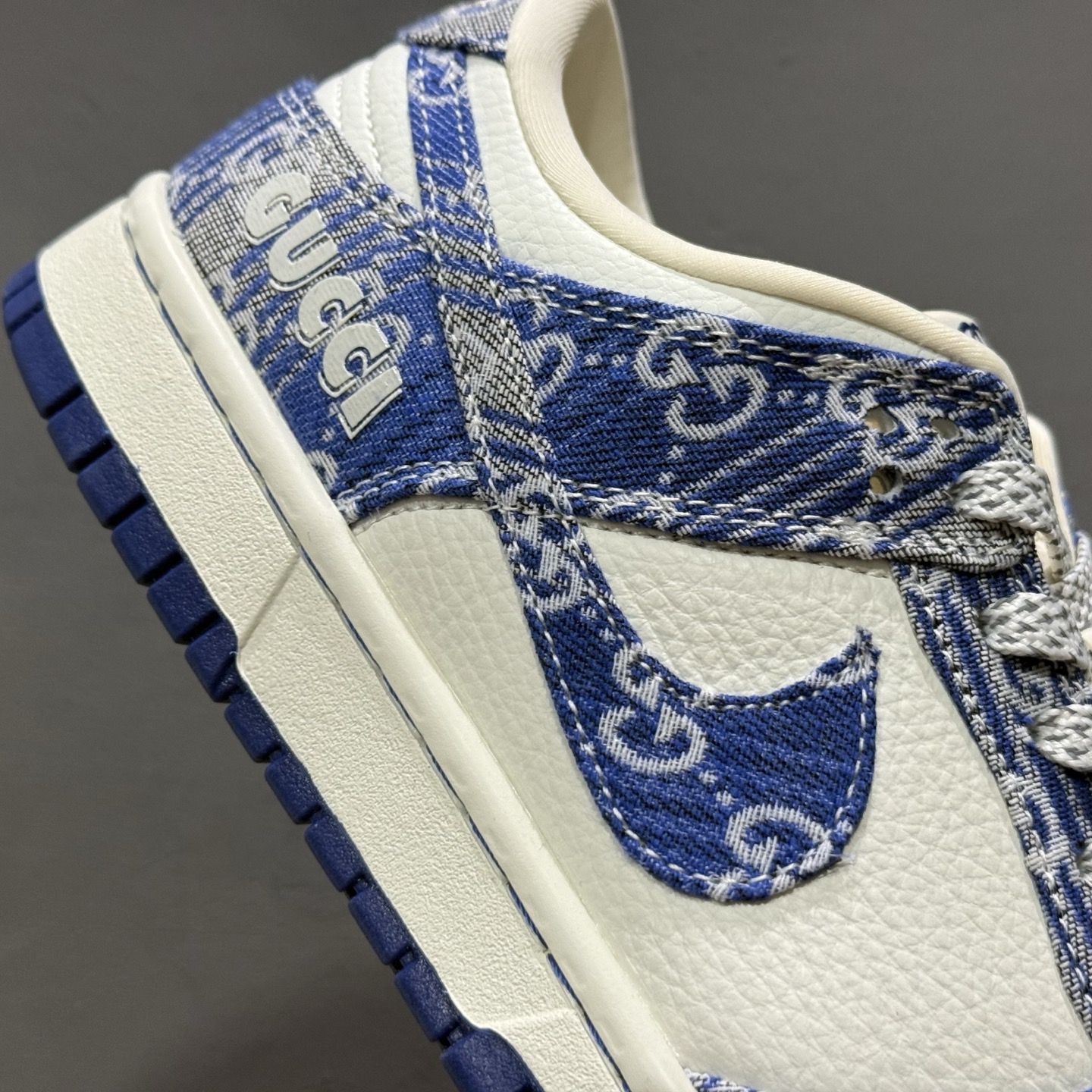 280 独家实拍Nike SB Dunk Low 古驰联名 灰蓝牛仔 周年高端定制 低帮休闲板鞋 SC9207-419-Chinese UA Cheap High Quatity Brand Clothes Bags handbags Sneakers wholesale wholesaler seller from China Factory suppliers Fashion Clothing Shoes best Quality Beautiful Price 280 独家实拍Nike SB Dunk Low 古驰联名 灰蓝牛仔 周年高端定制 低帮休闲板鞋 SC9207-419