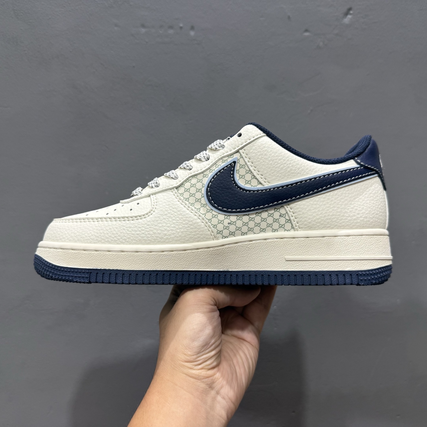 260 Nike Air Force 1‘07 Low 古驰联名 花纹蓝勾 空军一号低帮休闲板鞋 XS1958-564-Chinese UA Cheap High Quatity Brand Clothes Bags handbags Sneakers wholesale wholesaler seller from China Factory suppliers Fashion Clothing Shoes best Quality Beautiful Price 260 Nike Air Force 1‘07 Low 古驰联名 花纹蓝勾 空军一号低帮休闲板鞋 XS1958-564