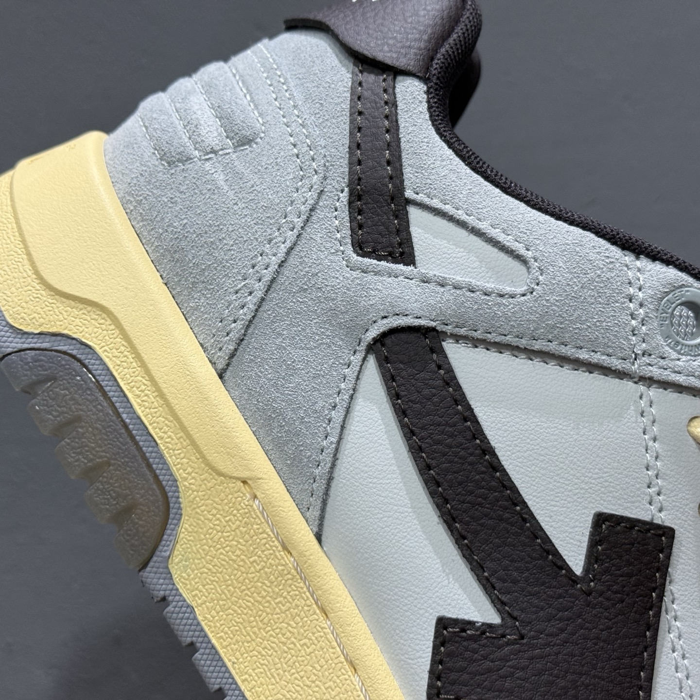 350 新品上架 OFF-WHITE Out Of Office 低帮时尚板鞋-Chinese UA Cheap High Quatity Brand Clothes Bags handbags Sneakers wholesale wholesaler seller from China Factory suppliers Fashion Clothing Shoes best Quality Beautiful Price 350 新品上架 OFF-WHITE Out Of Office 低帮时尚板鞋