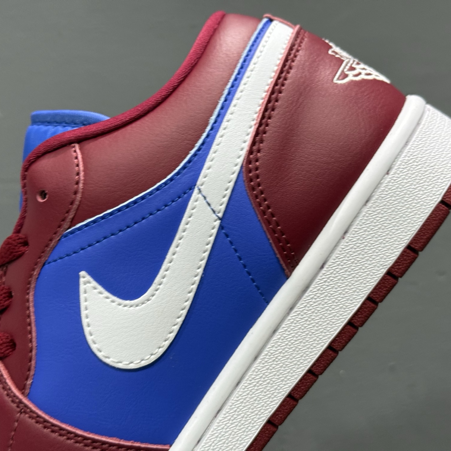 200 原装级别 Jordan Air Jordan 1 low 合成革二层牛皮 减震防滑耐磨 低帮 复古篮球鞋 蓝红色 DC0774-604-Chinese UA Cheap High Quatity Brand Clothes Bags handbags Sneakers wholesale wholesaler seller from China Factory suppliers Fashion Clothing Shoes best Quality Beautiful Price 200 原装级别 Jordan Air Jordan 1 low 合成革二层牛皮 减震防滑耐磨 低帮 复古篮球鞋 蓝红色 DC0774-604