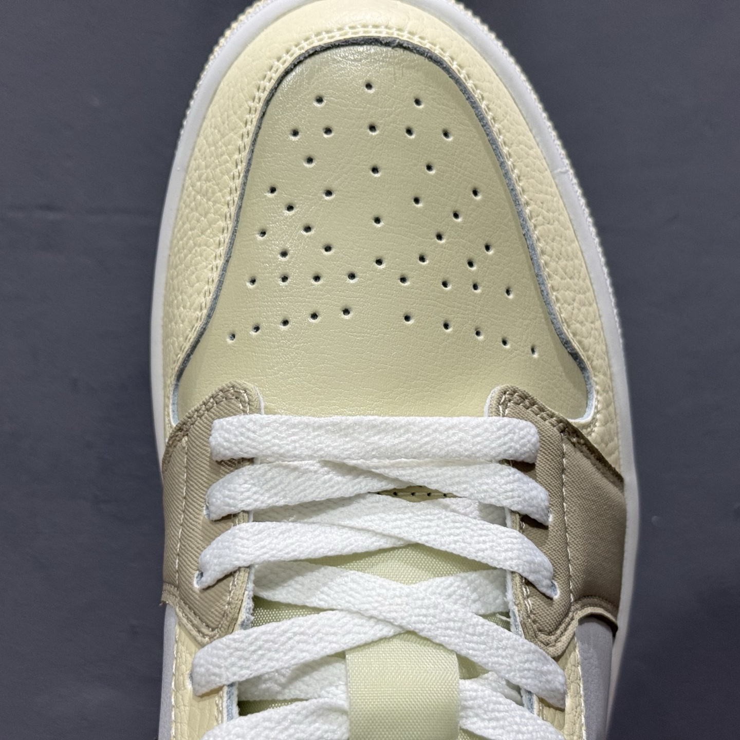 220 Air Jordan 1 Low 米白红 AJ1乔1低帮休闲板鞋 HV6530-100-Chinese UA Cheap High Quatity Brand Clothes Bags handbags Sneakers wholesale wholesaler seller from China Factory suppliers Fashion Clothing Shoes best Quality Beautiful Price 220 Air Jordan 1 Low 米白红 AJ1乔1低帮休闲板鞋 HV6530-100