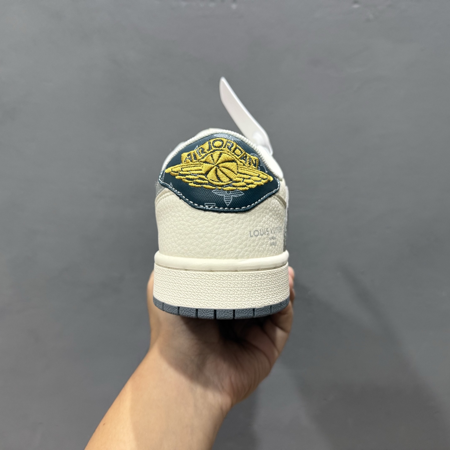 280 Louis Vuitton x Air Jordan 1 Low 拉丝灰勾 XS7089-615-Chinese UA Cheap High Quatity Brand Clothes Bags handbags Sneakers wholesale wholesaler seller from China Factory suppliers Fashion Clothing Shoes best Quality Beautiful Price 280 Louis Vuitton x Air Jordan 1 Low 拉丝灰勾 XS7089-615