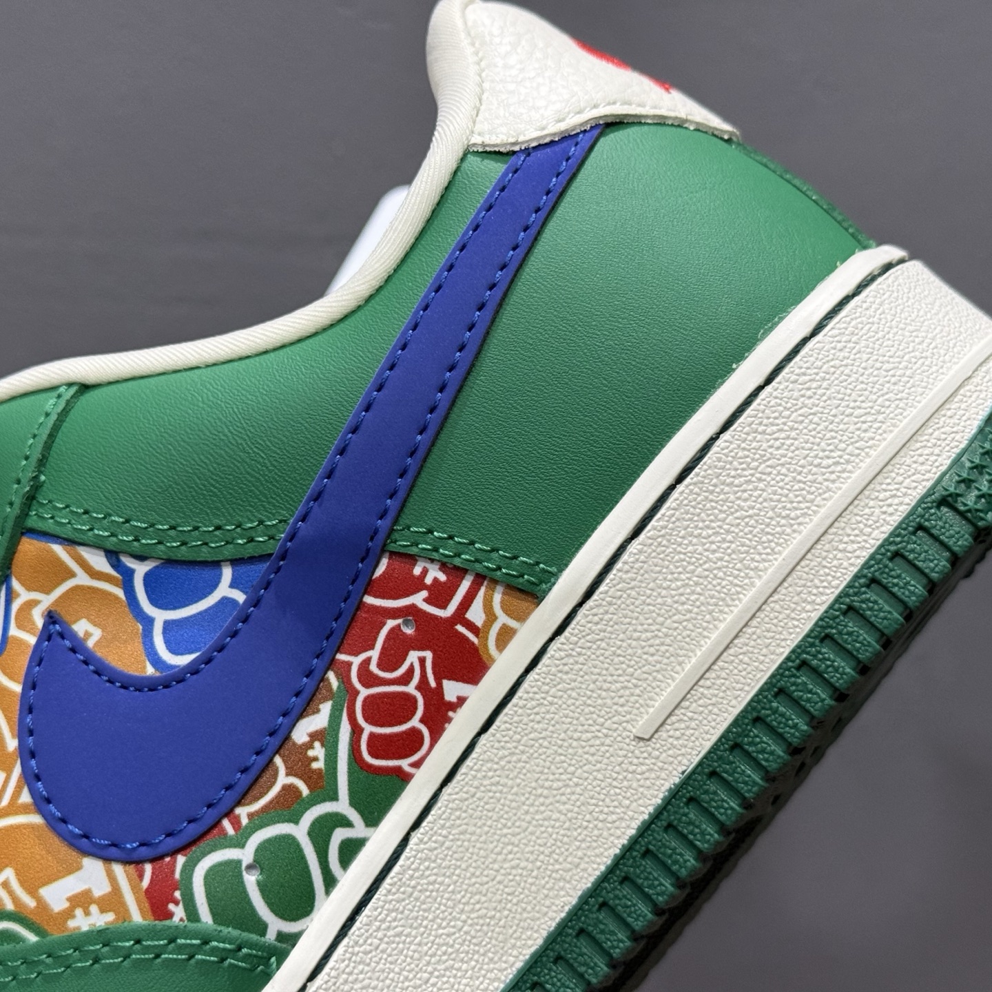 260 独家实拍Nike Air Force 1‘07 Low 联名 双拼绿蓝勾 空军一号低帮休闲板鞋 KJ1688-007-Chinese UA Cheap High Quatity Brand Clothes Bags handbags Sneakers wholesale wholesaler seller from China Factory suppliers Fashion Clothing Shoes best Quality Beautiful Price 260 独家实拍Nike Air Force 1‘07 Low 联名 双拼绿蓝勾 空军一号低帮休闲板鞋 KJ1688-007