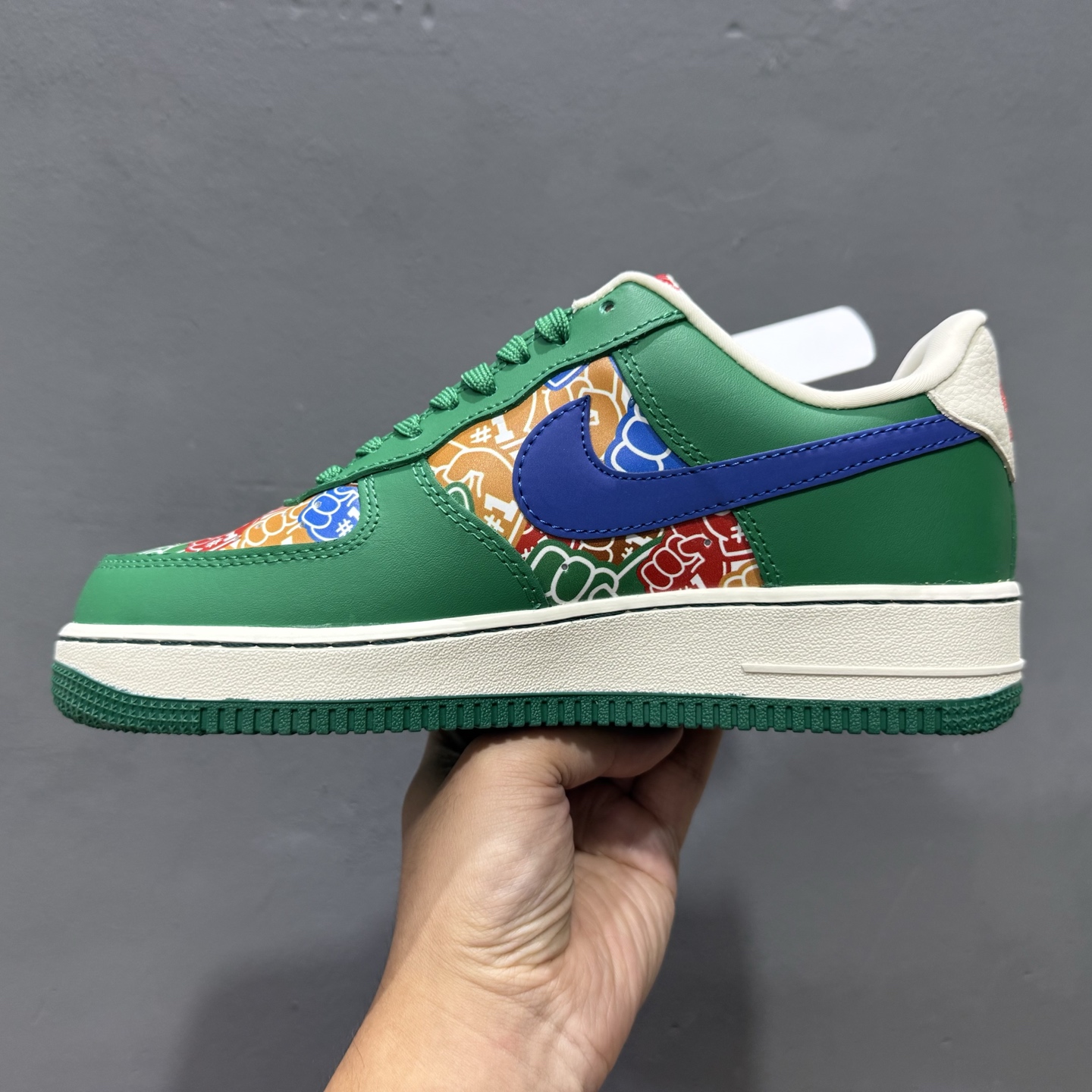 260 独家实拍Nike Air Force 1‘07 Low 联名 双拼绿蓝勾 空军一号低帮休闲板鞋 KJ1688-007-Chinese UA Cheap High Quatity Brand Clothes Bags handbags Sneakers wholesale wholesaler seller from China Factory suppliers Fashion Clothing Shoes best Quality Beautiful Price 260 独家实拍Nike Air Force 1‘07 Low 联名 双拼绿蓝勾 空军一号低帮休闲板鞋 KJ1688-007