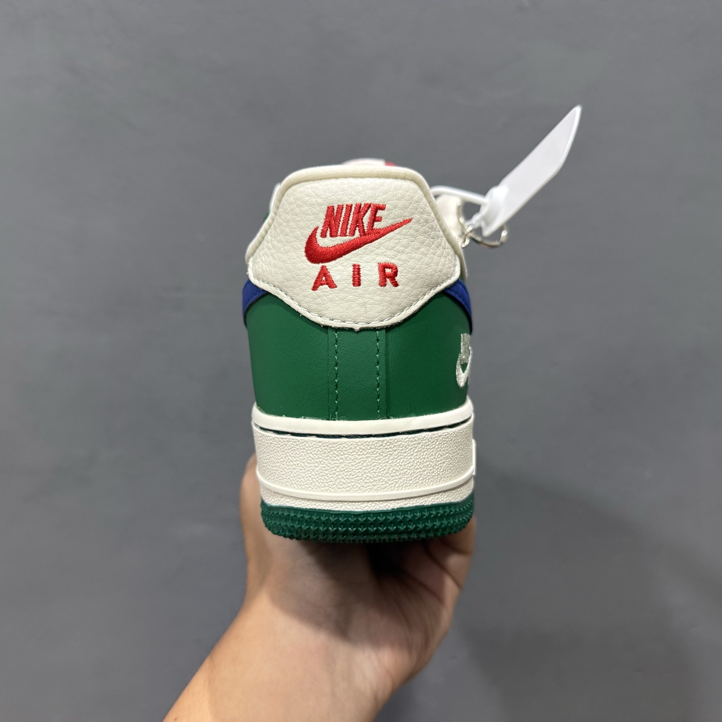 260 独家实拍Nike Air Force 1‘07 Low 联名 双拼绿蓝勾 空军一号低帮休闲板鞋 KJ1688-007-Chinese UA Cheap High Quatity Brand Clothes Bags handbags Sneakers wholesale wholesaler seller from China Factory suppliers Fashion Clothing Shoes best Quality Beautiful Price 260 独家实拍Nike Air Force 1‘07 Low 联名 双拼绿蓝勾 空军一号低帮休闲板鞋 KJ1688-007