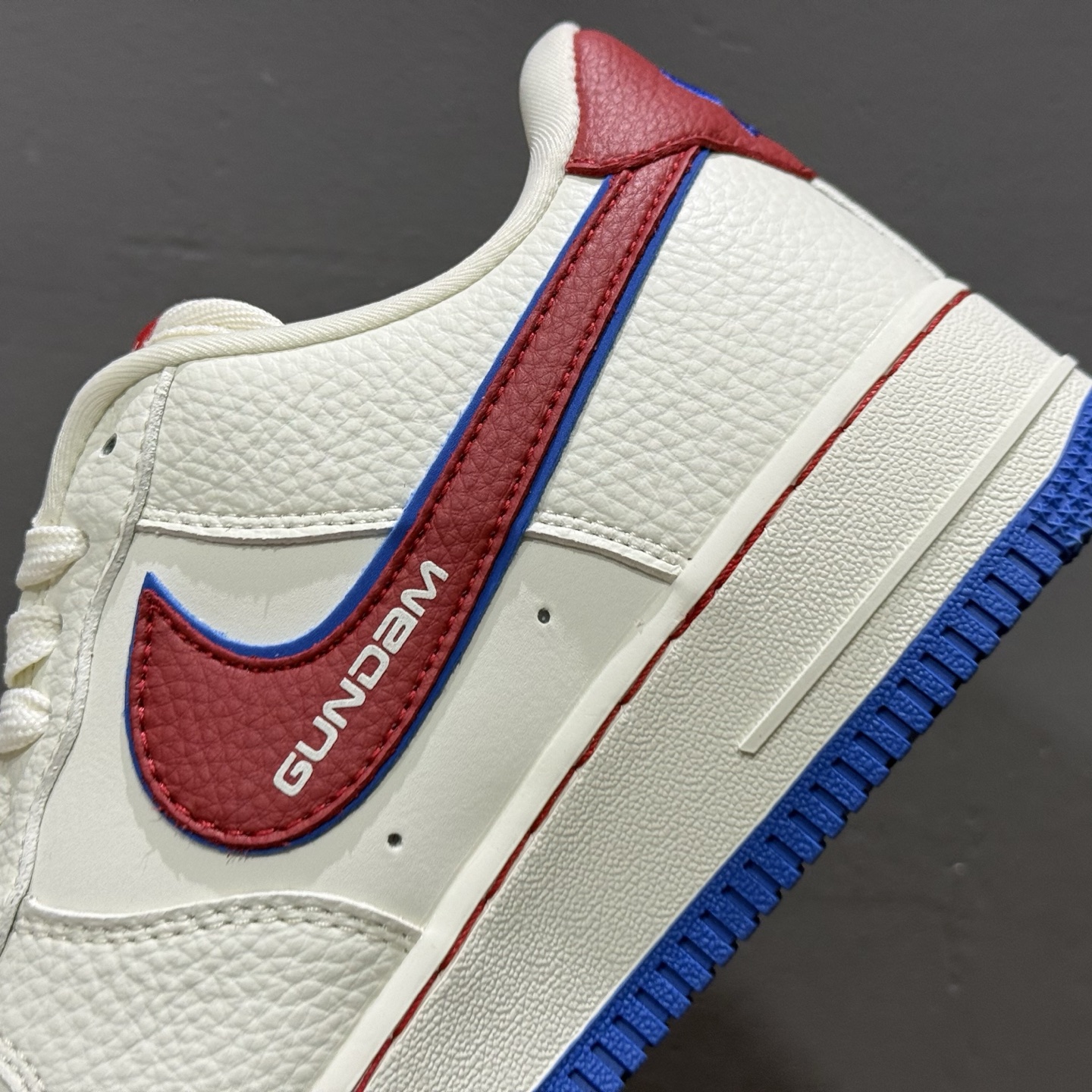 260 独家实拍Nike Air Force 1‘07 Low 万代联名 白红蓝 空军一号低帮休闲板鞋 SC0601-565-Chinese UA Cheap High Quatity Brand Clothes Bags handbags Sneakers wholesale wholesaler seller from China Factory suppliers Fashion Clothing Shoes best Quality Beautiful Price 260 独家实拍Nike Air Force 1‘07 Low 万代联名 白红蓝 空军一号低帮休闲板鞋 SC0601-565