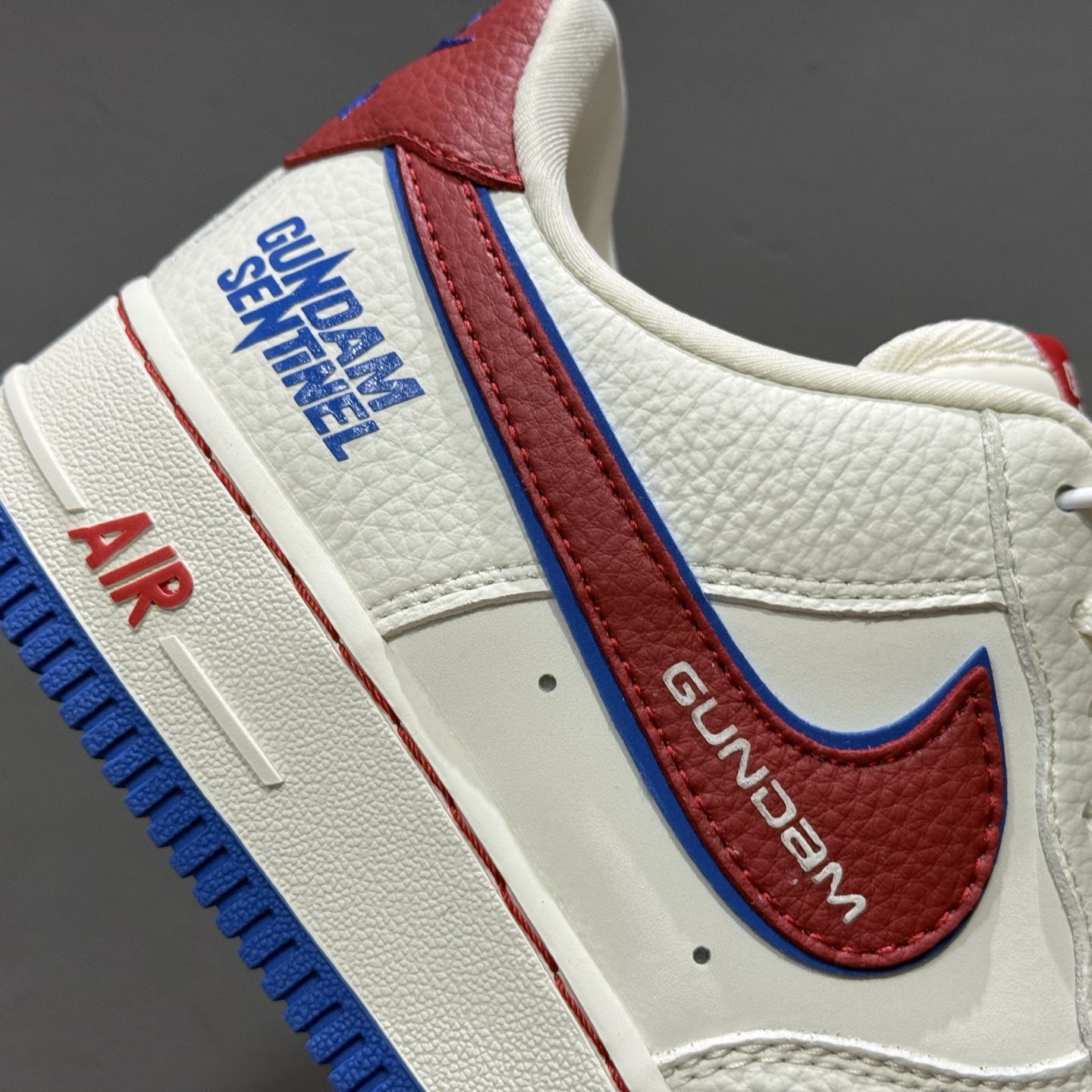 260 独家实拍Nike Air Force 1‘07 Low 万代联名 白红蓝 空军一号低帮休闲板鞋 SC0601-565-Chinese UA Cheap High Quatity Brand Clothes Bags handbags Sneakers wholesale wholesaler seller from China Factory suppliers Fashion Clothing Shoes best Quality Beautiful Price 260 独家实拍Nike Air Force 1‘07 Low 万代联名 白红蓝 空军一号低帮休闲板鞋 SC0601-565