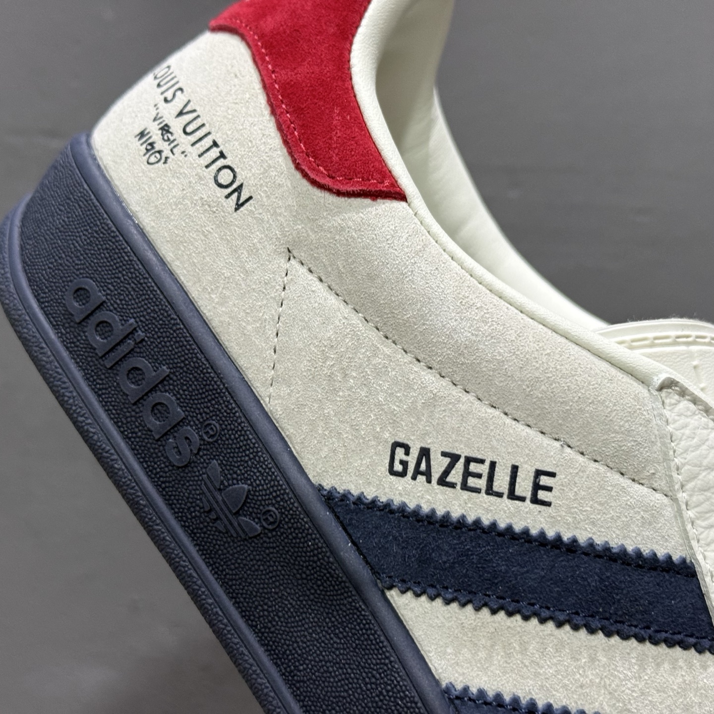 220 独家实拍Adidas Samba OG 桑巴舞街头系列德训运动板鞋采 SC9207-727-Chinese UA Cheap High Quatity Brand Clothes Bags handbags Sneakers wholesale wholesaler seller from China Factory suppliers Fashion Clothing Shoes best Quality Beautiful Price 220 独家实拍Adidas Samba OG 桑巴舞街头系列德训运动板鞋采 SC9207-727