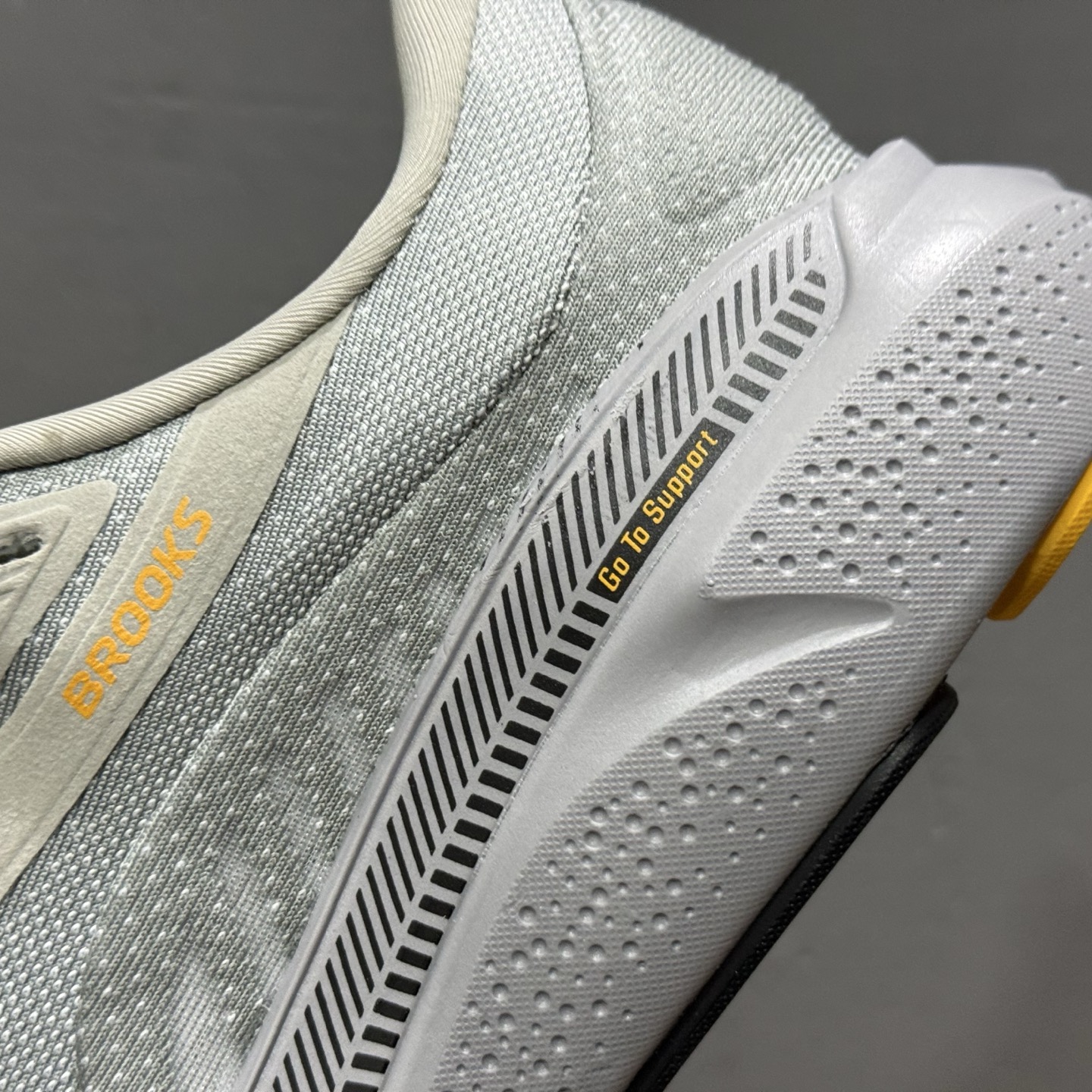 180 Brooks布鲁克斯 Glycerin max 舒适简约防滑耐磨低帮跑步鞋-Chinese UA Cheap High Quatity Brand Clothes Bags handbags Sneakers wholesale wholesaler seller from China Factory suppliers Fashion Clothing Shoes best Quality Beautiful Price 180 Brooks布鲁克斯 Glycerin max 舒适简约防滑耐磨低帮跑步鞋