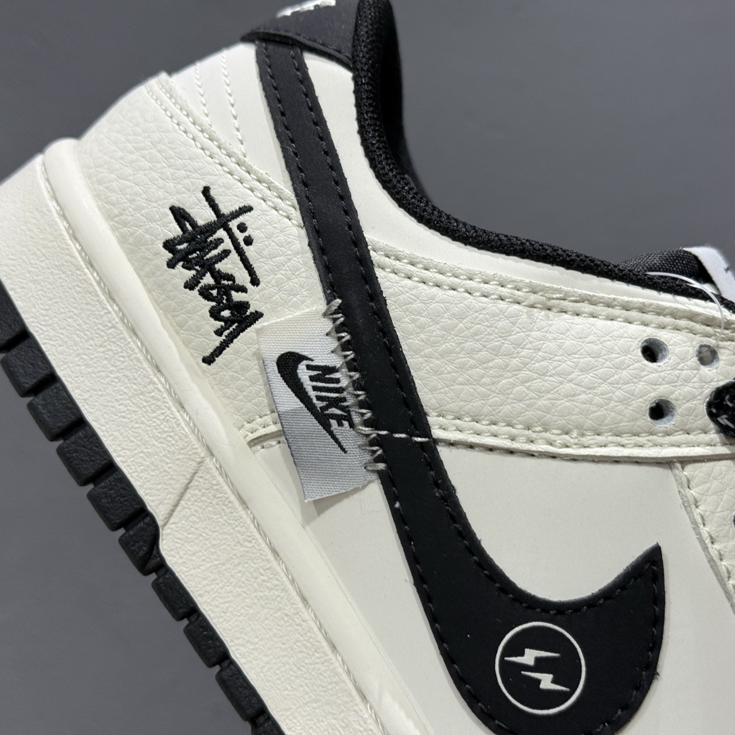 280 Stussy x Nike Dunk Low 闪电米黑 QW5836-018-Chinese UA Cheap High Quatity Brand Clothes Bags handbags Sneakers wholesale wholesaler seller from China Factory suppliers Fashion Clothing Shoes best Quality Beautiful Price 280 Stussy x Nike Dunk Low 闪电米黑 QW5836-018