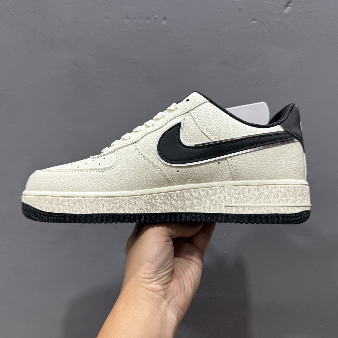 ¥260 Nike Air Force 1'07 Low 米黑鬼脸 空军一号低帮休闲板鞋 DF0188-072-Chinese UA Cheap High Quatity Brand Clothes Bags handbags Sneakers wholesale wholesaler seller from China Factory suppliers Fashion Clothing Shoes best Quality Beautiful Price ¥260 Nike Air Force 1'07 Low 米黑鬼脸 空军一号低帮休闲板鞋 DF0188-072