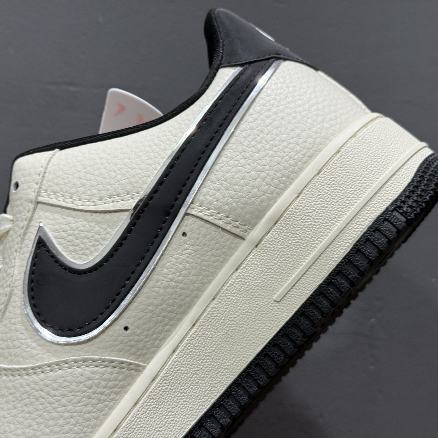 ¥260 Nike Air Force 1'07 Low 米黑鬼脸 空军一号低帮休闲板鞋 DF0188-072-Chinese UA Cheap High Quatity Brand Clothes Bags handbags Sneakers wholesale wholesaler seller from China Factory suppliers Fashion Clothing Shoes best Quality Beautiful Price ¥260 Nike Air Force 1'07 Low 米黑鬼脸 空军一号低帮休闲板鞋 DF0188-072
