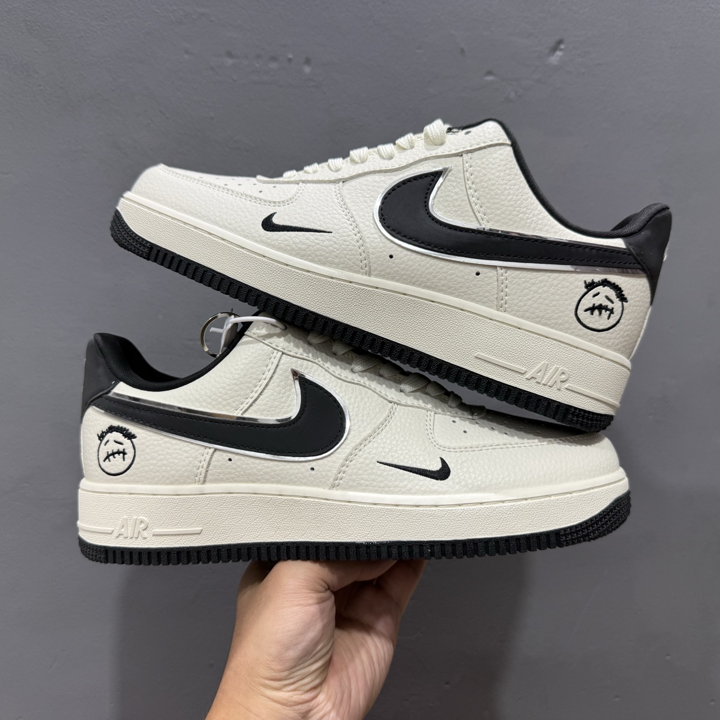 ¥260 Nike Air Force 1'07 Low 米黑鬼脸 空军一号低帮休闲板鞋 DF0188-072-Chinese UA Cheap High Quatity Brand Clothes Bags handbags Sneakers wholesale wholesaler seller from China Factory suppliers Fashion Clothing Shoes best Quality Beautiful Price ¥260 Nike Air Force 1'07 Low 米黑鬼脸 空军一号低帮休闲板鞋 DF0188-072
