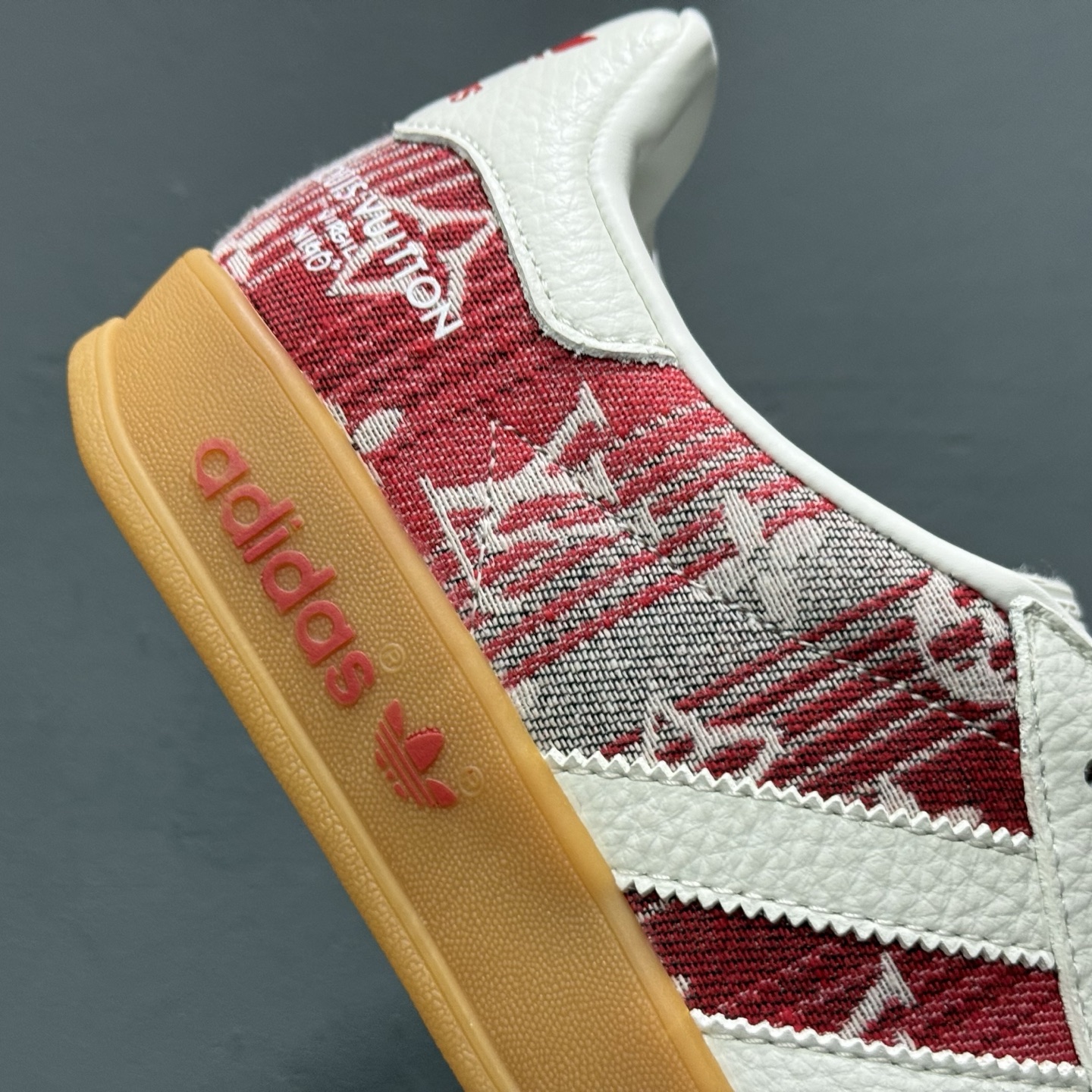 220 Louis Vuitton x adidas 灰红牛仔 SC9207-734-Chinese UA Cheap High Quatity Brand Clothes Bags handbags Sneakers wholesale wholesaler seller from China Factory suppliers Fashion Clothing Shoes best Quality Beautiful Price 220 Louis Vuitton x adidas 灰红牛仔 SC9207-734