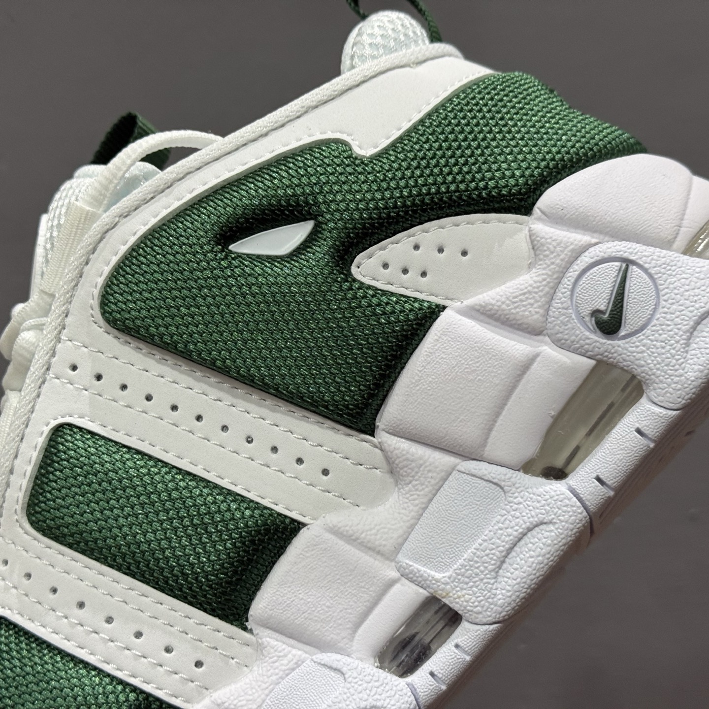 260 Air More Uptempo 大AIR网面 代表着历史最高版本皮蓬 FZ3055-102-Chinese UA Cheap High Quatity Brand Clothes Bags handbags Sneakers wholesale wholesaler seller from China Factory suppliers Fashion Clothing Shoes best Quality Beautiful Price 260 Air More Uptempo 大AIR网面 代表着历史最高版本皮蓬 FZ3055-102