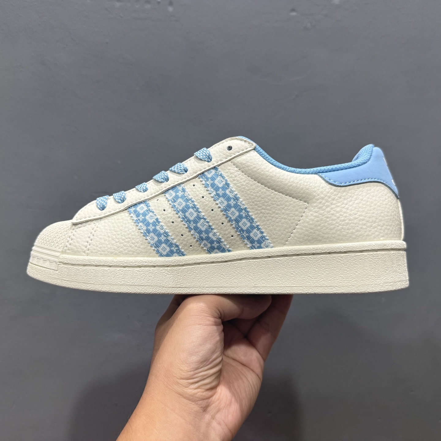 240 Adidas Originals Superstar 联名款 经典贝壳头 AD8014-Chinese UA Cheap High Quatity Brand Clothes Bags handbags Sneakers wholesale wholesaler seller from China Factory suppliers Fashion Clothing Shoes best Quality Beautiful Price 240 Adidas Originals Superstar 联名款 经典贝壳头 AD8014