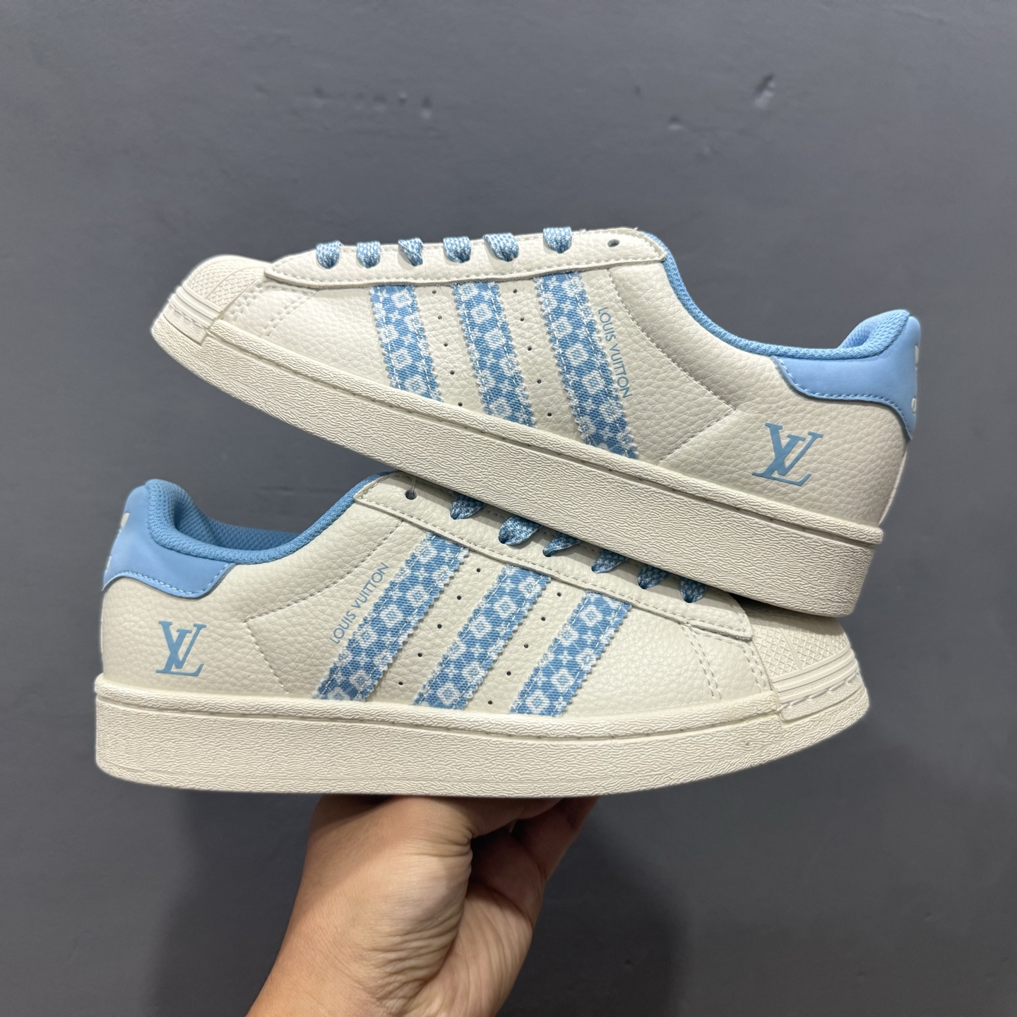 240 Adidas Originals Superstar 联名款 经典贝壳头 AD8014-Chinese UA Cheap High Quatity Brand Clothes Bags handbags Sneakers wholesale wholesaler seller from China Factory suppliers Fashion Clothing Shoes best Quality Beautiful Price 240 Adidas Originals Superstar 联名款 经典贝壳头 AD8014