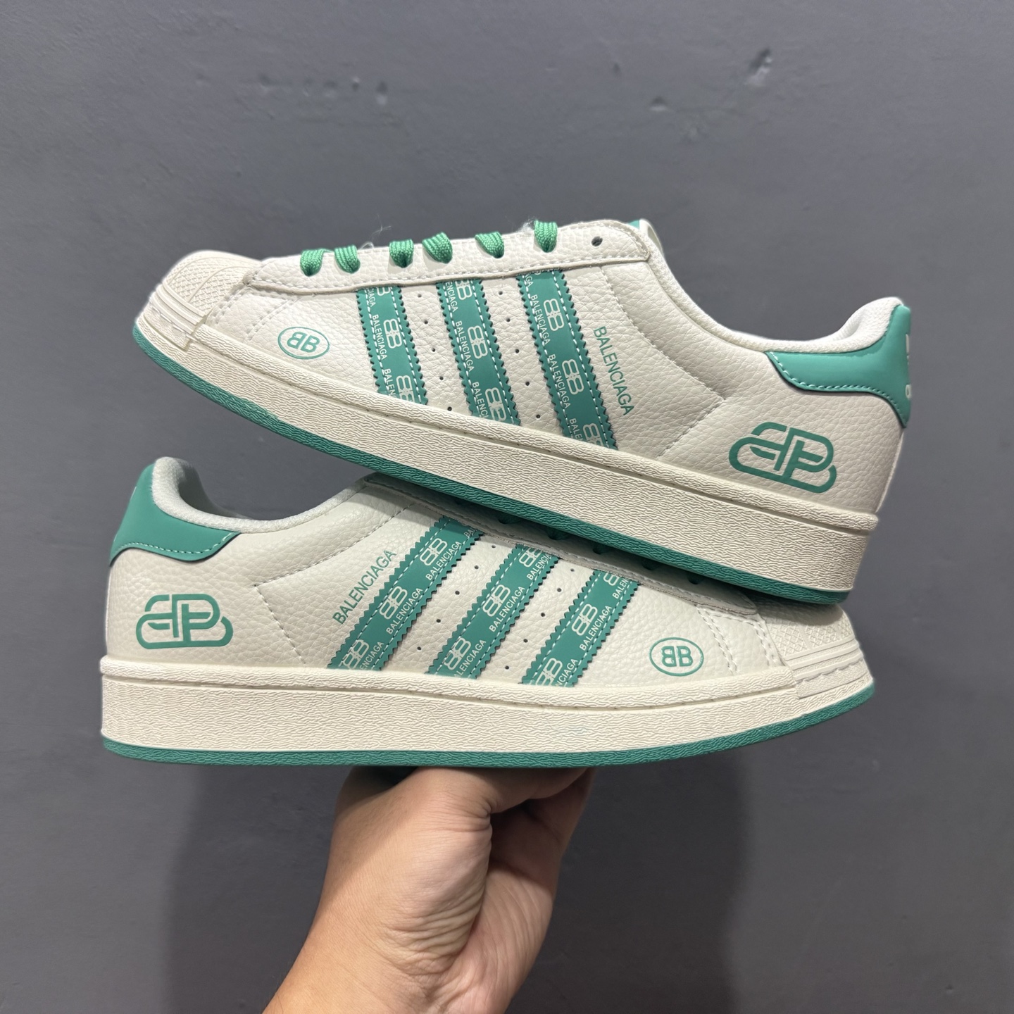 240 Adidas Originals Superstar 联名款 经典贝壳头 AD8016-Chinese UA Cheap High Quatity Brand Clothes Bags handbags Sneakers wholesale wholesaler seller from China Factory suppliers Fashion Clothing Shoes best Quality Beautiful Price 240 Adidas Originals Superstar 联名款 经典贝壳头 AD8016