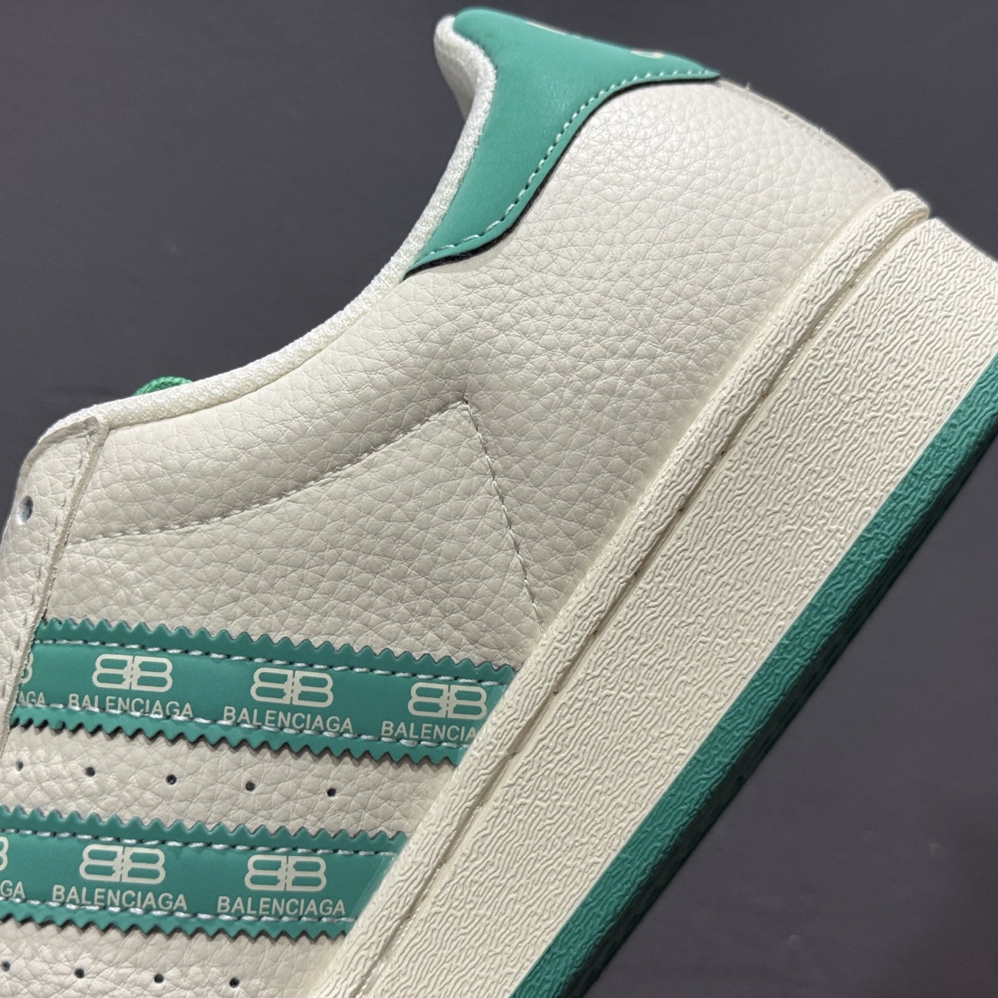 240 Adidas Originals Superstar 联名款 经典贝壳头 AD8016-Chinese UA Cheap High Quatity Brand Clothes Bags handbags Sneakers wholesale wholesaler seller from China Factory suppliers Fashion Clothing Shoes best Quality Beautiful Price 240 Adidas Originals Superstar 联名款 经典贝壳头 AD8016