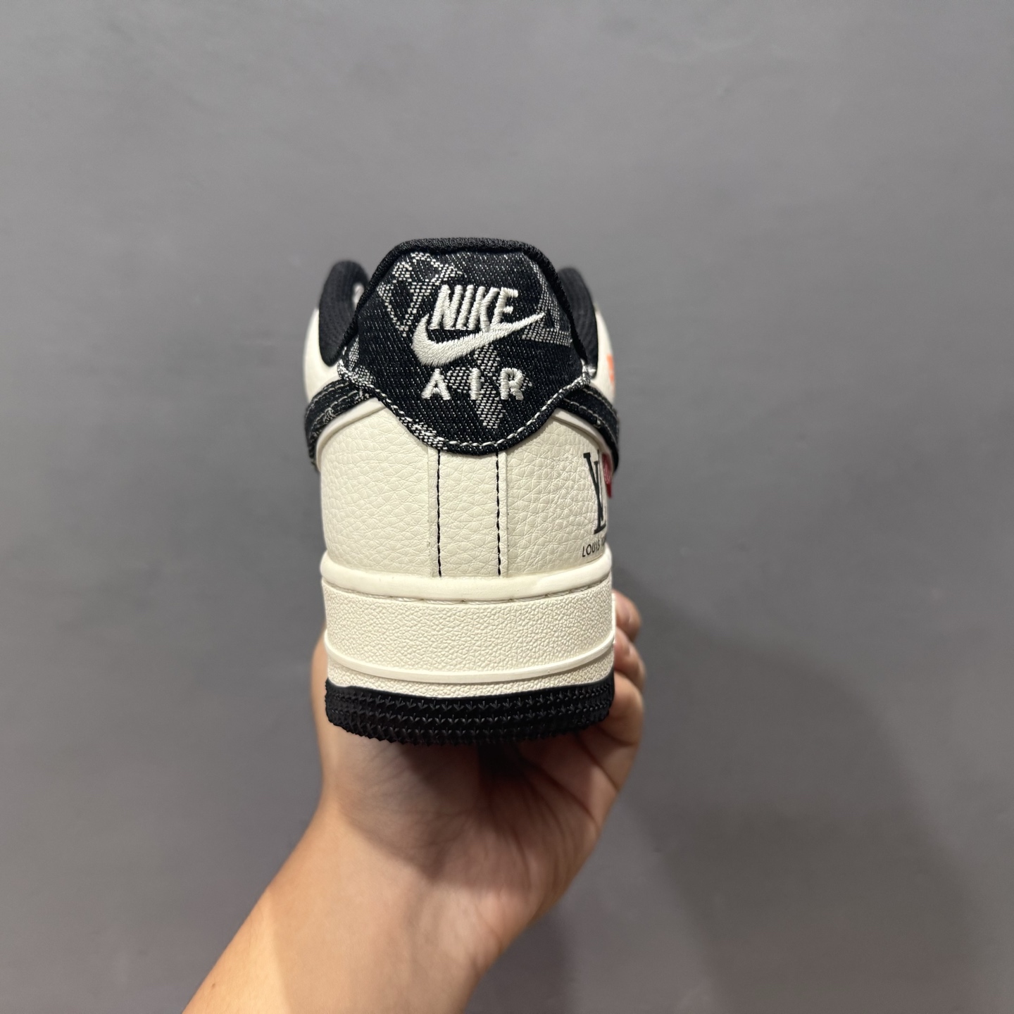 ¥260 Nike Air Force 1'07 Low LV联名 黑线黑牛仔 空军一号低帮休闲板鞋 YX5066-347-Chinese UA Cheap High Quatity Brand Clothes Bags handbags Sneakers wholesale wholesaler seller from China Factory suppliers Fashion Clothing Shoes best Quality Beautiful Price ¥260 Nike Air Force 1'07 Low LV联名 黑线黑牛仔 空军一号低帮休闲板鞋 YX5066-347
