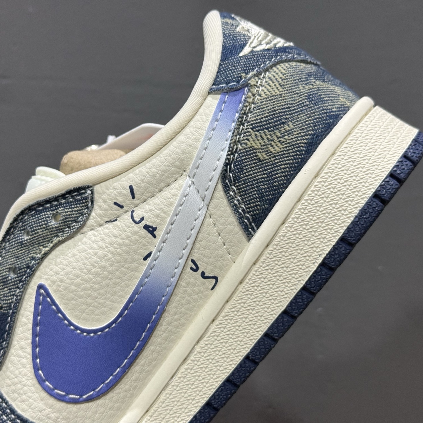 280 Louis Vuitton x Air Jordan 1 Low 沁蓝牛仔 XQ1979-002-Chinese UA Cheap High Quatity Brand Clothes Bags handbags Sneakers wholesale wholesaler seller from China Factory suppliers Fashion Clothing Shoes best Quality Beautiful Price 280 Louis Vuitton x Air Jordan 1 Low 沁蓝牛仔 XQ1979-002