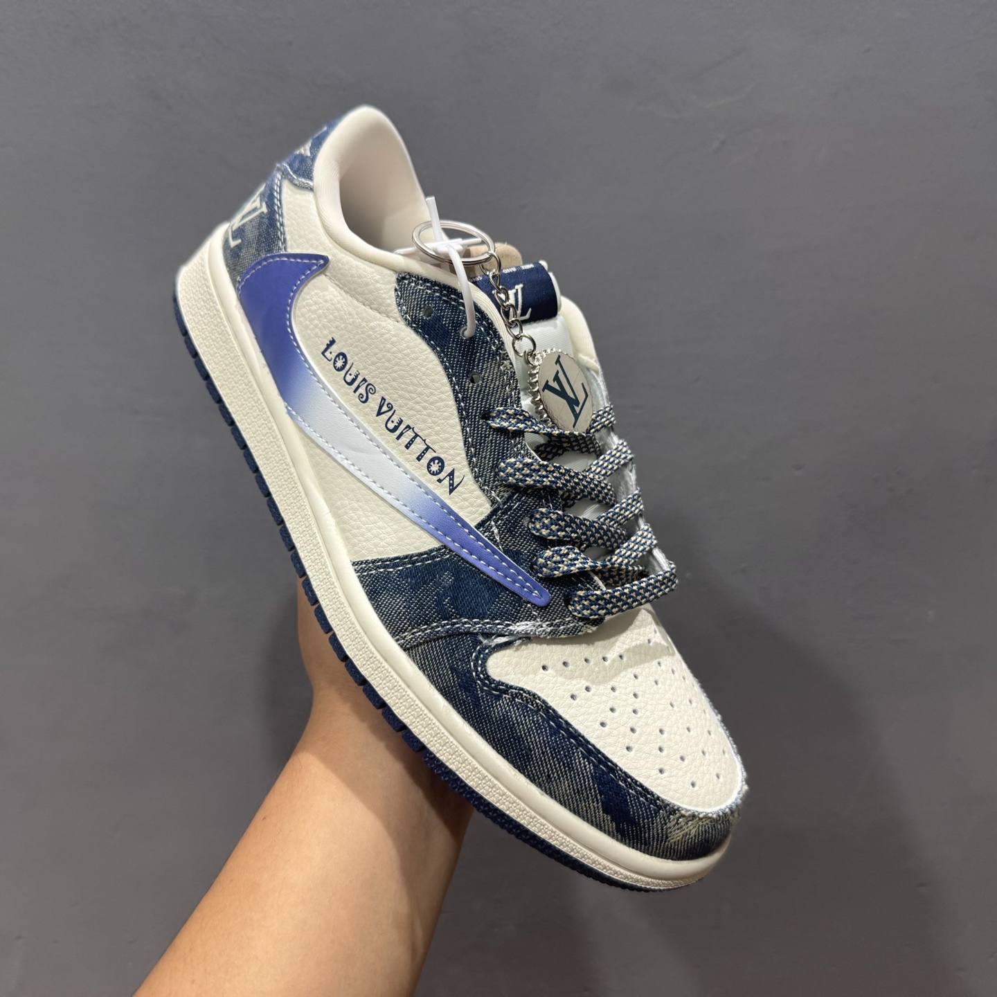 280 Louis Vuitton x Air Jordan 1 Low 沁蓝牛仔 XQ1979-002-Chinese UA Cheap High Quatity Brand Clothes Bags handbags Sneakers wholesale wholesaler seller from China Factory suppliers Fashion Clothing Shoes best Quality Beautiful Price 280 Louis Vuitton x Air Jordan 1 Low 沁蓝牛仔 XQ1979-002