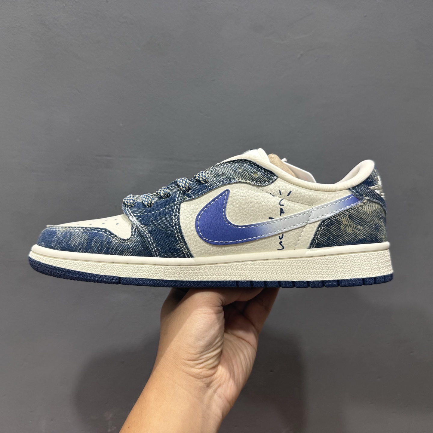 280 Louis Vuitton x Air Jordan 1 Low 沁蓝牛仔 XQ1979-002-Chinese UA Cheap High Quatity Brand Clothes Bags handbags Sneakers wholesale wholesaler seller from China Factory suppliers Fashion Clothing Shoes best Quality Beautiful Price 280 Louis Vuitton x Air Jordan 1 Low 沁蓝牛仔 XQ1979-002