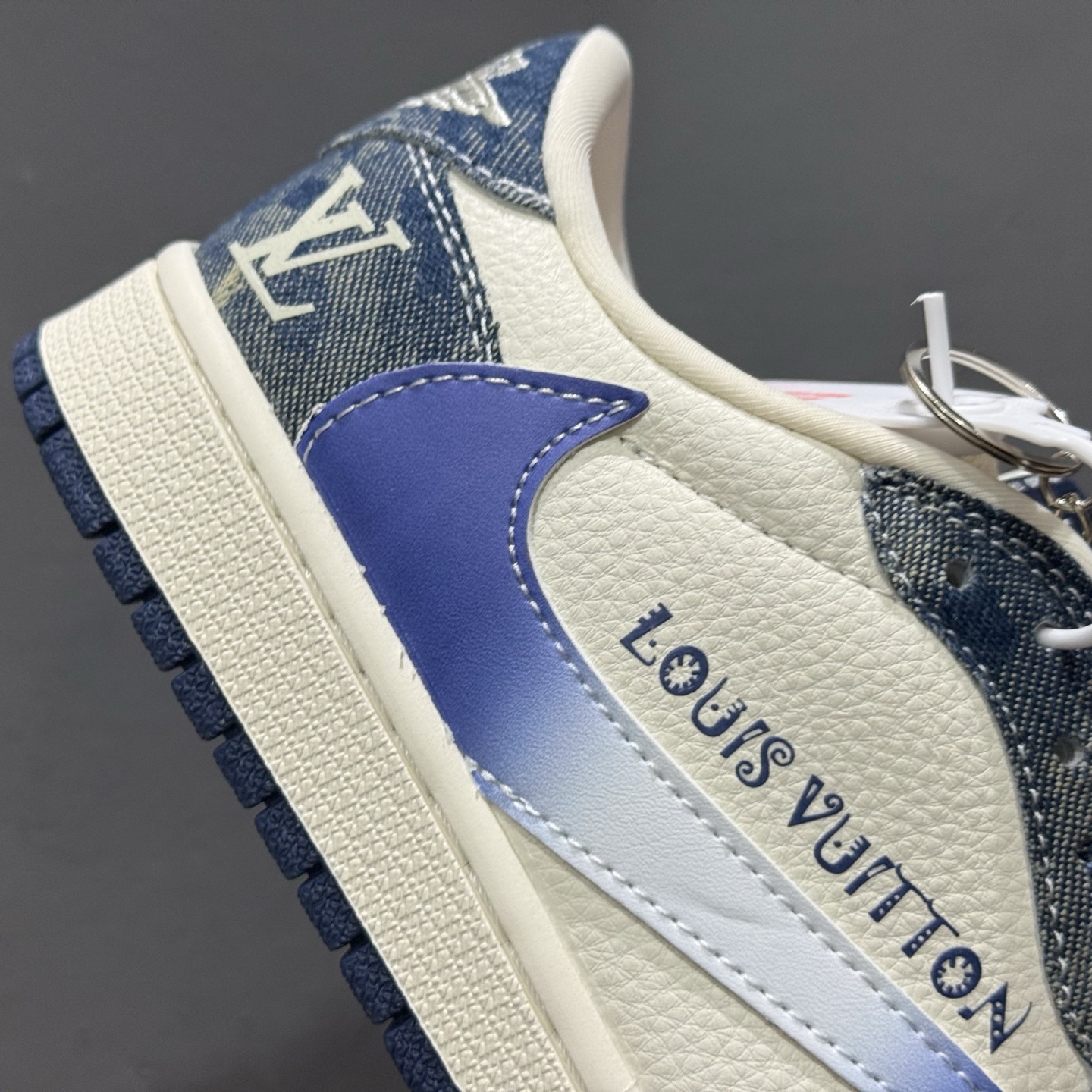 280 Louis Vuitton x Air Jordan 1 Low 沁蓝牛仔 XQ1979-002-Chinese UA Cheap High Quatity Brand Clothes Bags handbags Sneakers wholesale wholesaler seller from China Factory suppliers Fashion Clothing Shoes best Quality Beautiful Price 280 Louis Vuitton x Air Jordan 1 Low 沁蓝牛仔 XQ1979-002