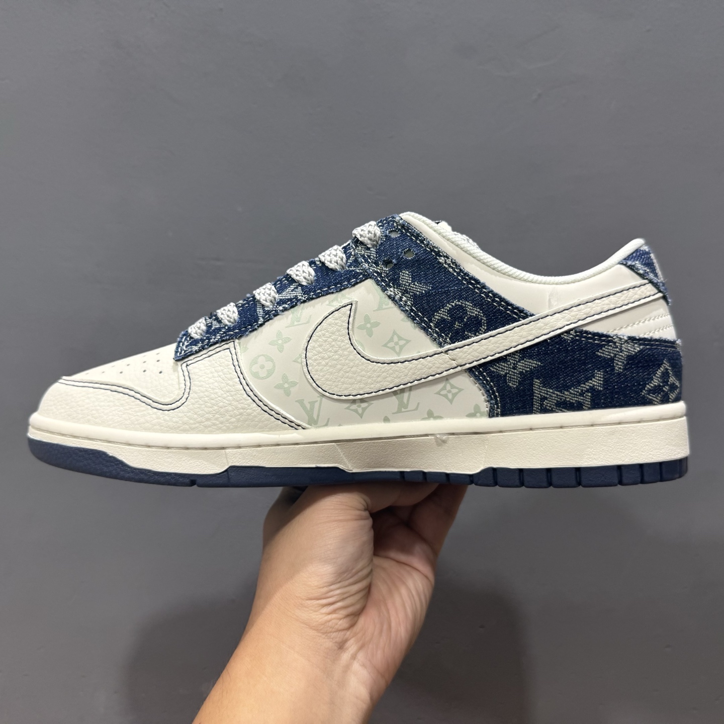 280 Louis Vuitton x Nike Dunk Low 蓝白勾 YX5066-375-Chinese UA Cheap High Quatity Brand Clothes Bags handbags Sneakers wholesale wholesaler seller from China Factory suppliers Fashion Clothing Shoes best Quality Beautiful Price 280 Louis Vuitton x Nike Dunk Low 蓝白勾 YX5066-375