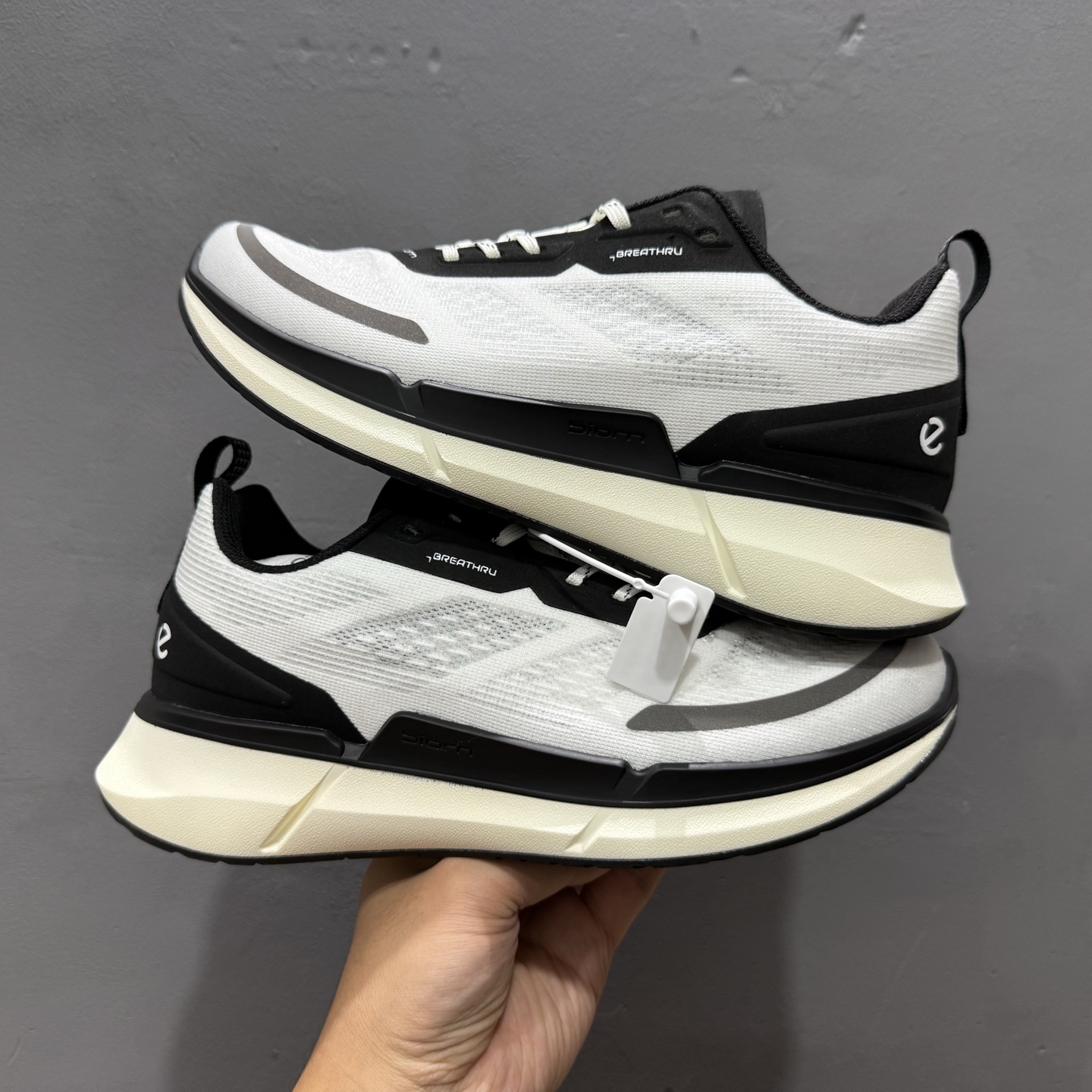 300 X/ECCO爱步 小红书爆款 新款百搭休闲款 Ecco/爱步男士跑步鞋休闲鞋透气轻质系带轻便运动鞋-Chinese UA Cheap High Quatity Brand Clothes Bags handbags Sneakers wholesale wholesaler seller from China Factory suppliers Fashion Clothing Shoes best Quality Beautiful Price 300 X/ECCO爱步 小红书爆款 新款百搭休闲款 Ecco/爱步男士跑步鞋休闲鞋透气轻质系带轻便运动鞋