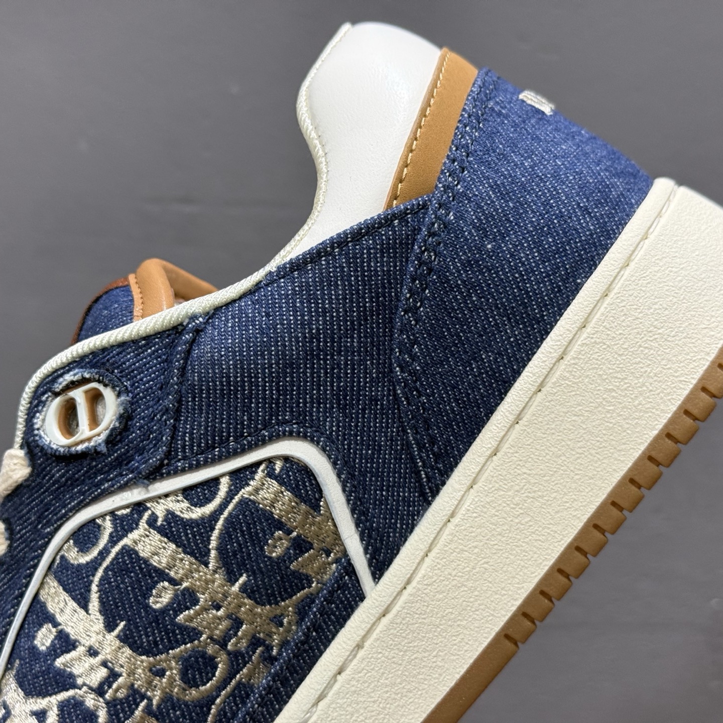 380 新配色出货 Dior迪奥B27系列市面顶级版本出货-Chinese UA Cheap High Quatity Brand Clothes Bags handbags Sneakers wholesale wholesaler seller from China Factory suppliers Fashion Clothing Shoes best Quality Beautiful Price 380 新配色出货 Dior迪奥B27系列市面顶级版本出货