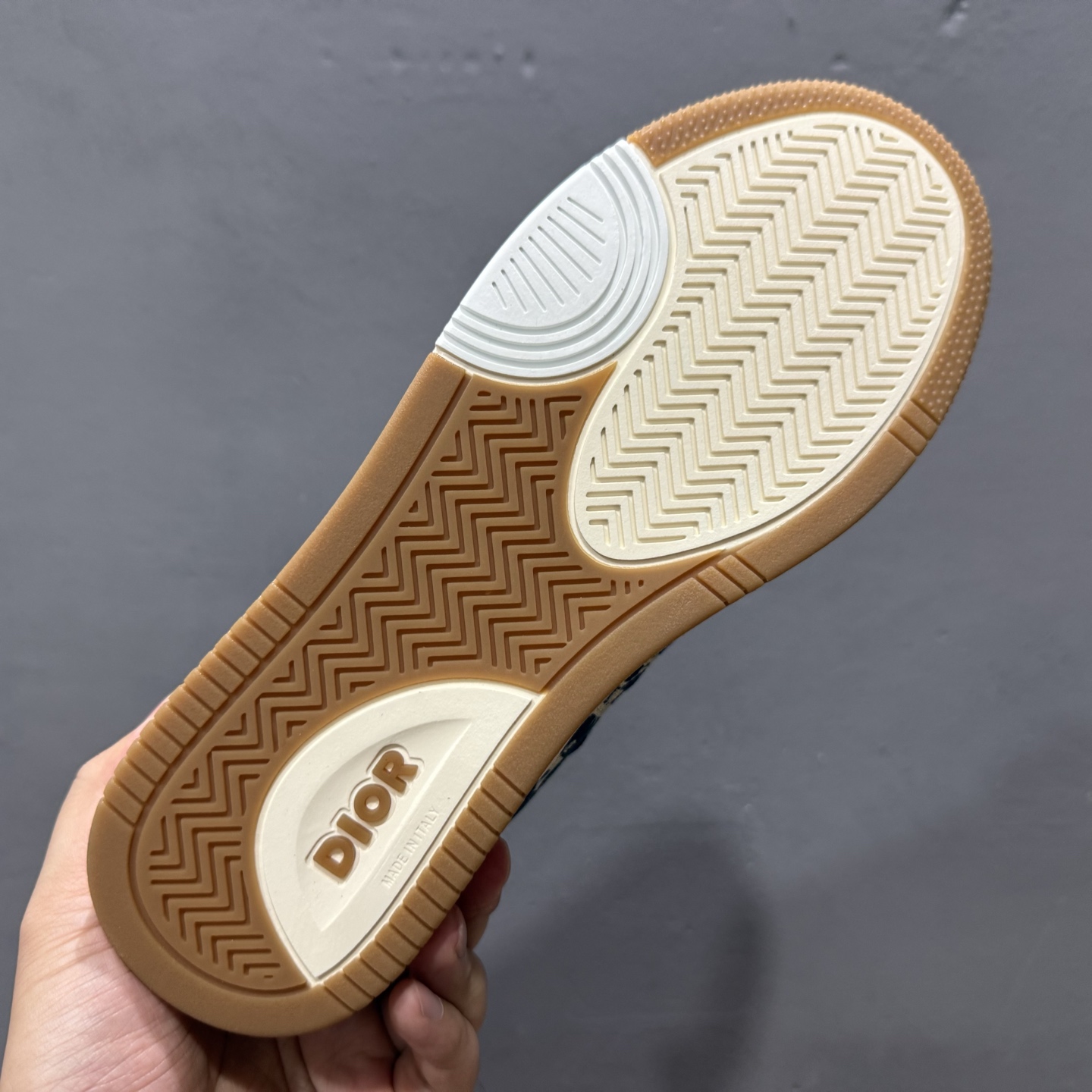 380 新配色出货 Dior迪奥B27系列市面顶级版本出货-Chinese UA Cheap High Quatity Brand Clothes Bags handbags Sneakers wholesale wholesaler seller from China Factory suppliers Fashion Clothing Shoes best Quality Beautiful Price 380 新配色出货 Dior迪奥B27系列市面顶级版本出货