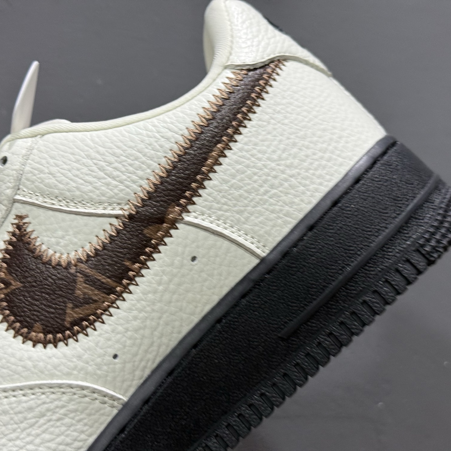 260 Louis Vuitton x NIke Air Force 1 素白雅棕 SC0601-559-Chinese UA Cheap High Quatity Brand Clothes Bags handbags Sneakers wholesale wholesaler seller from China Factory suppliers Fashion Clothing Shoes best Quality Beautiful Price 260 Louis Vuitton x NIke Air Force 1 素白雅棕 SC0601-559