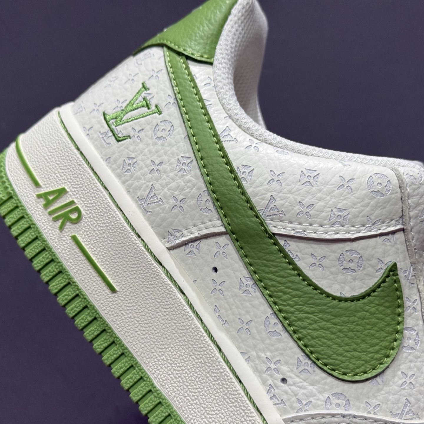 260 Louis Vuitton x NIke Air Force 1 白绿 LW9279-016-Chinese UA Cheap High Quatity Brand Clothes Bags handbags Sneakers wholesale wholesaler seller from China Factory suppliers Fashion Clothing Shoes best Quality Beautiful Price 260 Louis Vuitton x NIke Air Force 1 白绿 LW9279-016