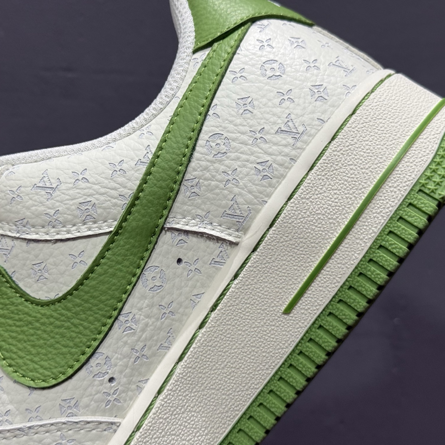 260 Louis Vuitton x NIke Air Force 1 白绿 LW9279-016-Chinese UA Cheap High Quatity Brand Clothes Bags handbags Sneakers wholesale wholesaler seller from China Factory suppliers Fashion Clothing Shoes best Quality Beautiful Price 260 Louis Vuitton x NIke Air Force 1 白绿 LW9279-016