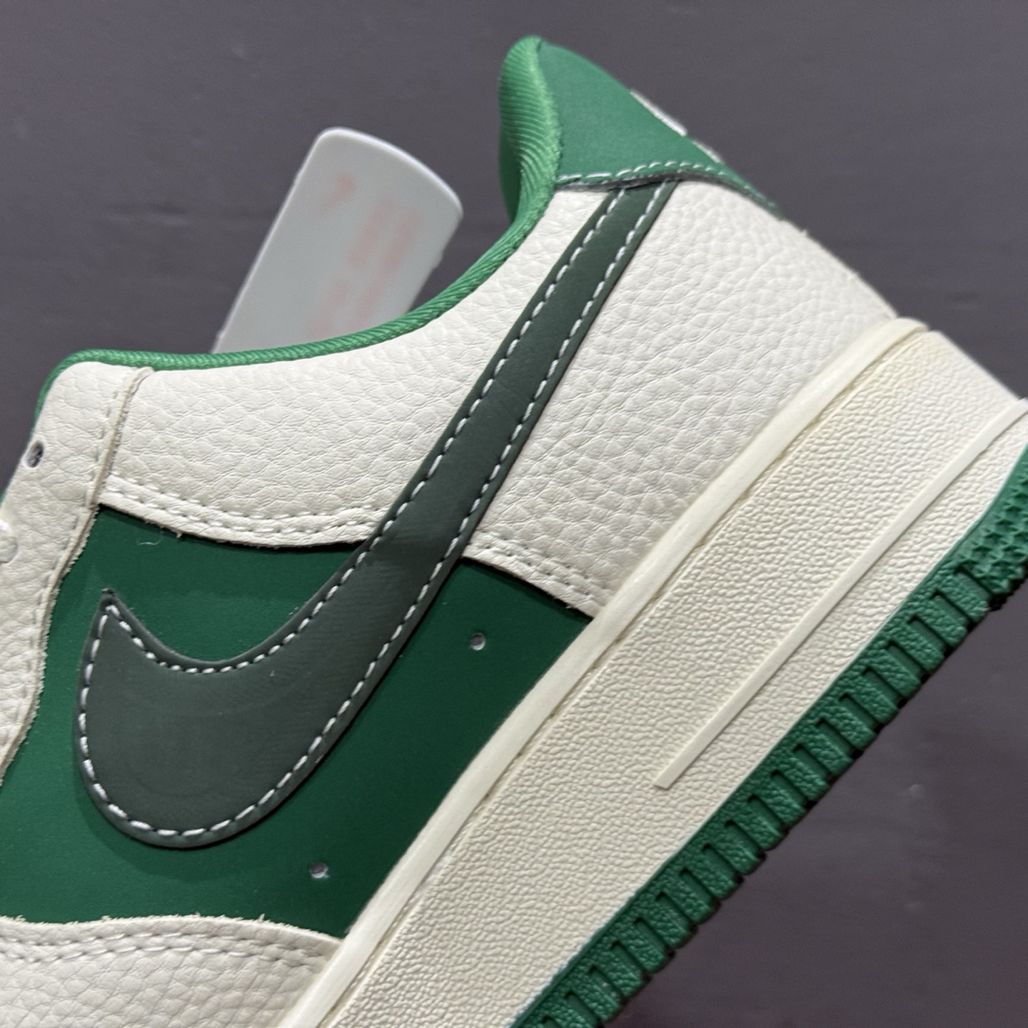 ¥260 Nike Air Force 1'07 Low 古驰联名 米绿底 空军一号低帮休闲板鞋 KK1988-083-Chinese UA Cheap High Quatity Brand Clothes Bags handbags Sneakers wholesale wholesaler seller from China Factory suppliers Fashion Clothing Shoes best Quality Beautiful Price ¥260 Nike Air Force 1'07 Low 古驰联名 米绿底 空军一号低帮休闲板鞋 KK1988-083