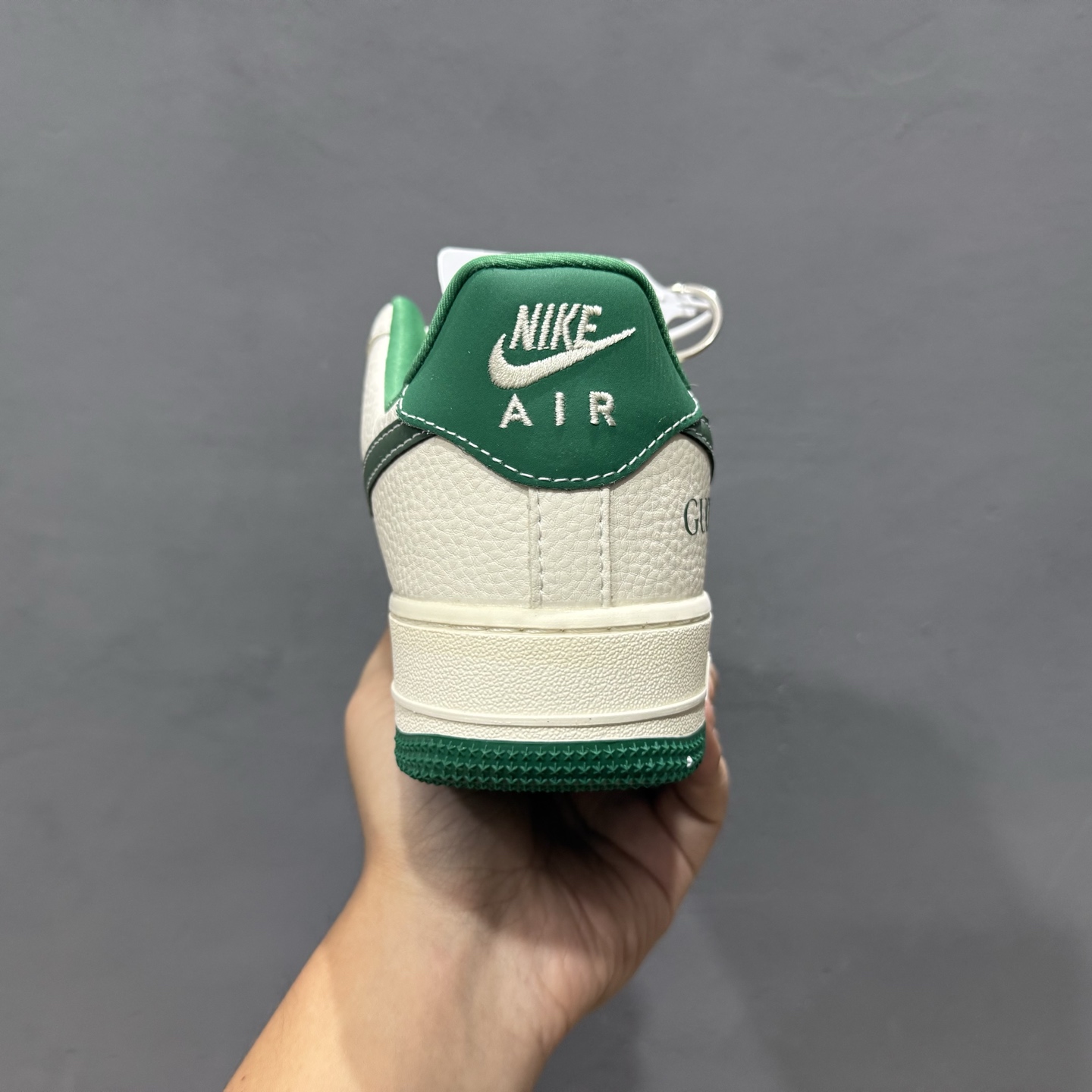¥260 Nike Air Force 1'07 Low 古驰联名 米绿底 空军一号低帮休闲板鞋 KK1988-083-Chinese UA Cheap High Quatity Brand Clothes Bags handbags Sneakers wholesale wholesaler seller from China Factory suppliers Fashion Clothing Shoes best Quality Beautiful Price ¥260 Nike Air Force 1'07 Low 古驰联名 米绿底 空军一号低帮休闲板鞋 KK1988-083