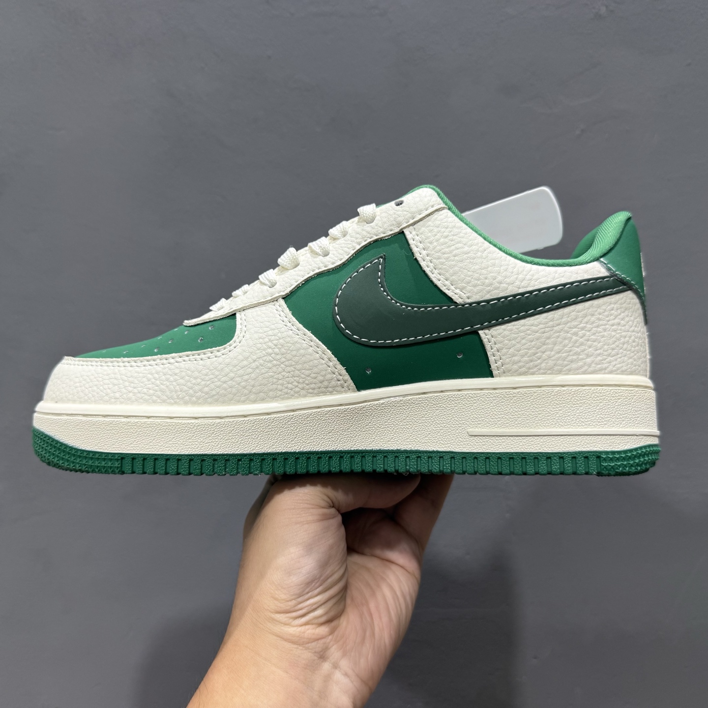 ¥260 Nike Air Force 1'07 Low 古驰联名 米绿底 空军一号低帮休闲板鞋 KK1988-083-Chinese UA Cheap High Quatity Brand Clothes Bags handbags Sneakers wholesale wholesaler seller from China Factory suppliers Fashion Clothing Shoes best Quality Beautiful Price ¥260 Nike Air Force 1'07 Low 古驰联名 米绿底 空军一号低帮休闲板鞋 KK1988-083