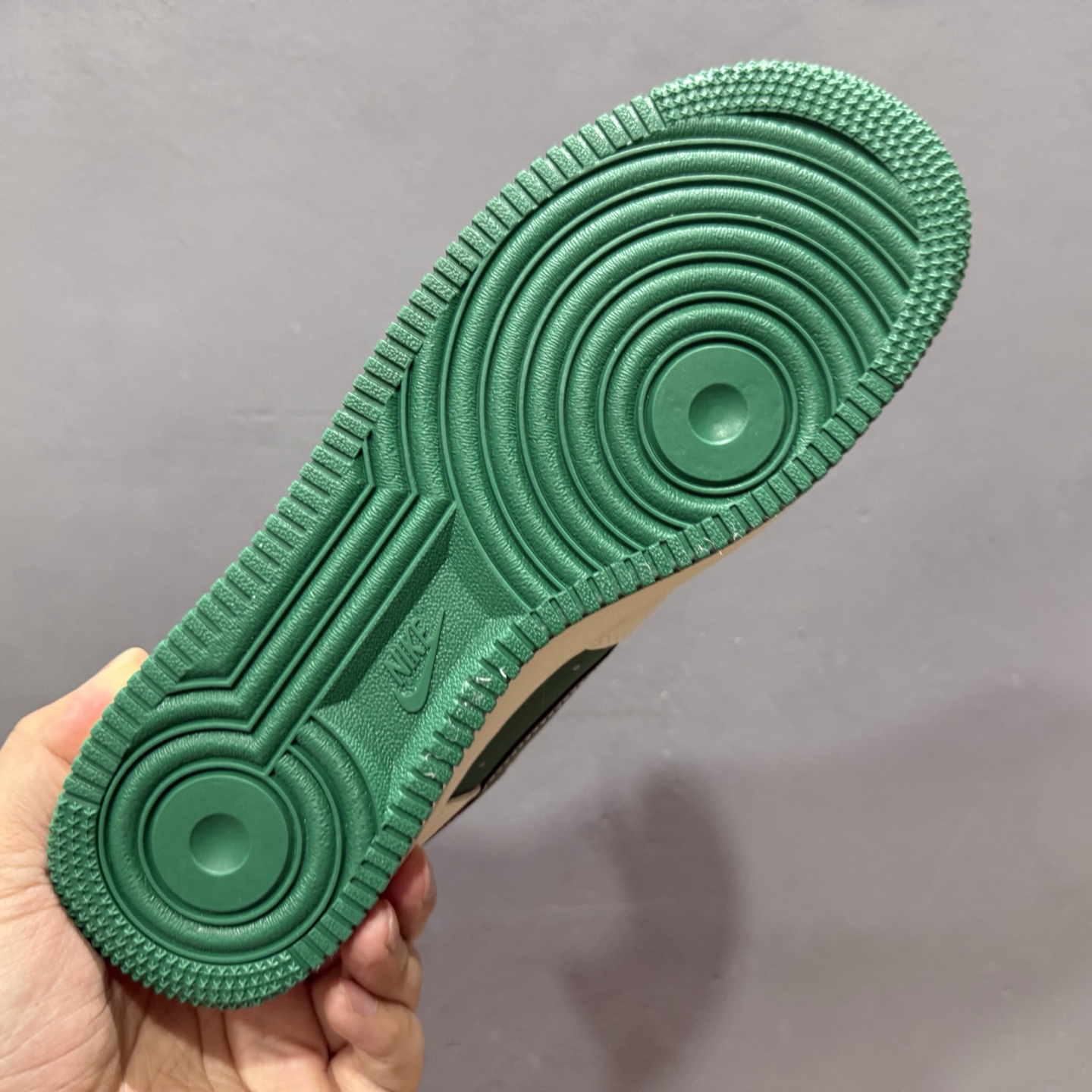 ¥260 Nike Air Force 1'07 Low 古驰联名 米绿底 空军一号低帮休闲板鞋 KK1988-083-Chinese UA Cheap High Quatity Brand Clothes Bags handbags Sneakers wholesale wholesaler seller from China Factory suppliers Fashion Clothing Shoes best Quality Beautiful Price ¥260 Nike Air Force 1'07 Low 古驰联名 米绿底 空军一号低帮休闲板鞋 KK1988-083