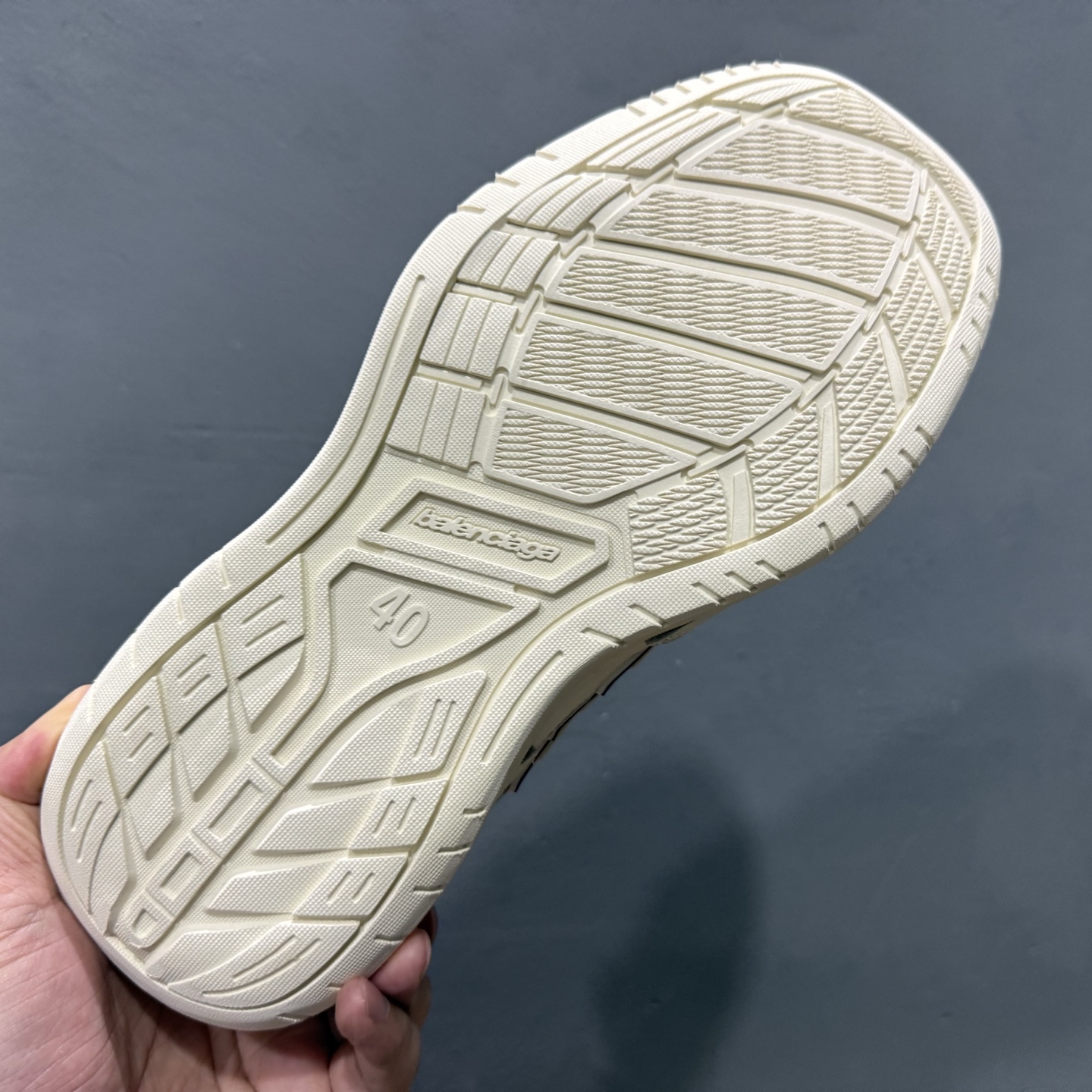 450 VG巴黎世家 18代 Balenciaga Hamptons Worn-Out 板鞋