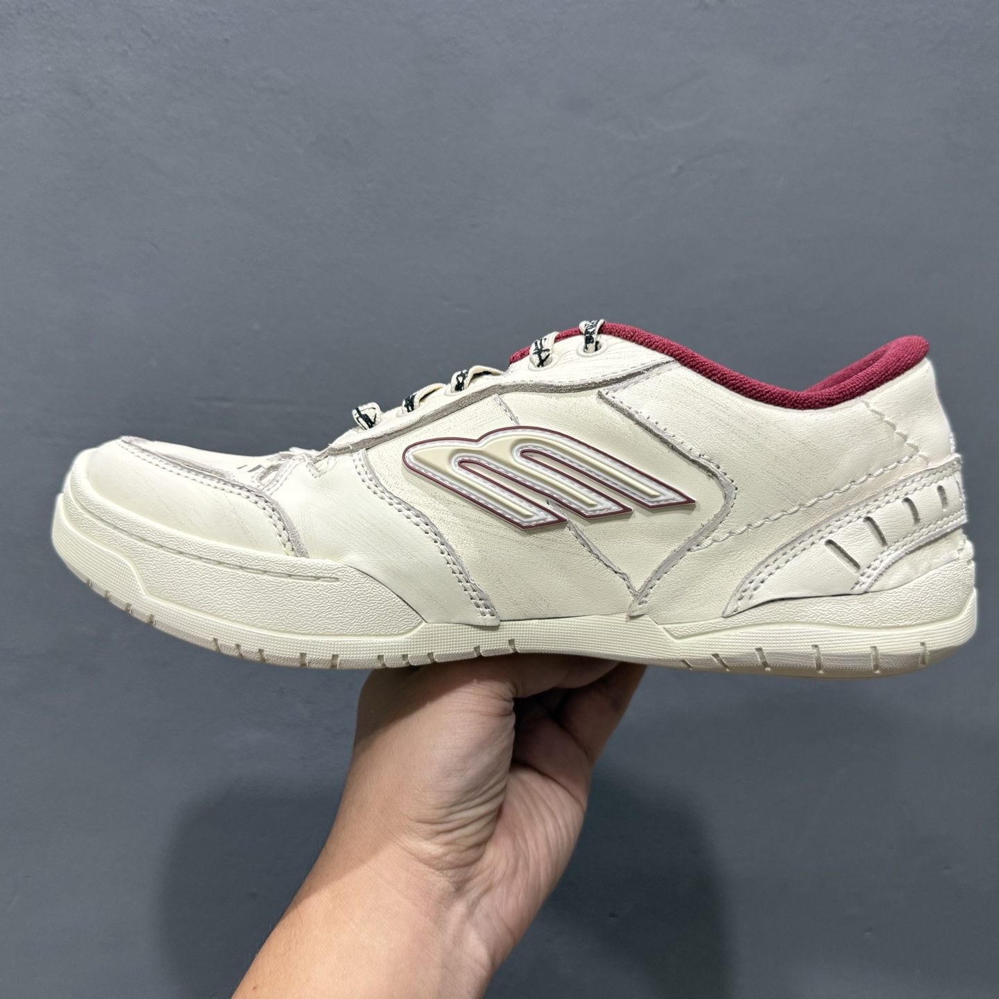 450 VG巴黎世家 18代 Balenciaga Hamptons Worn-Out 板鞋