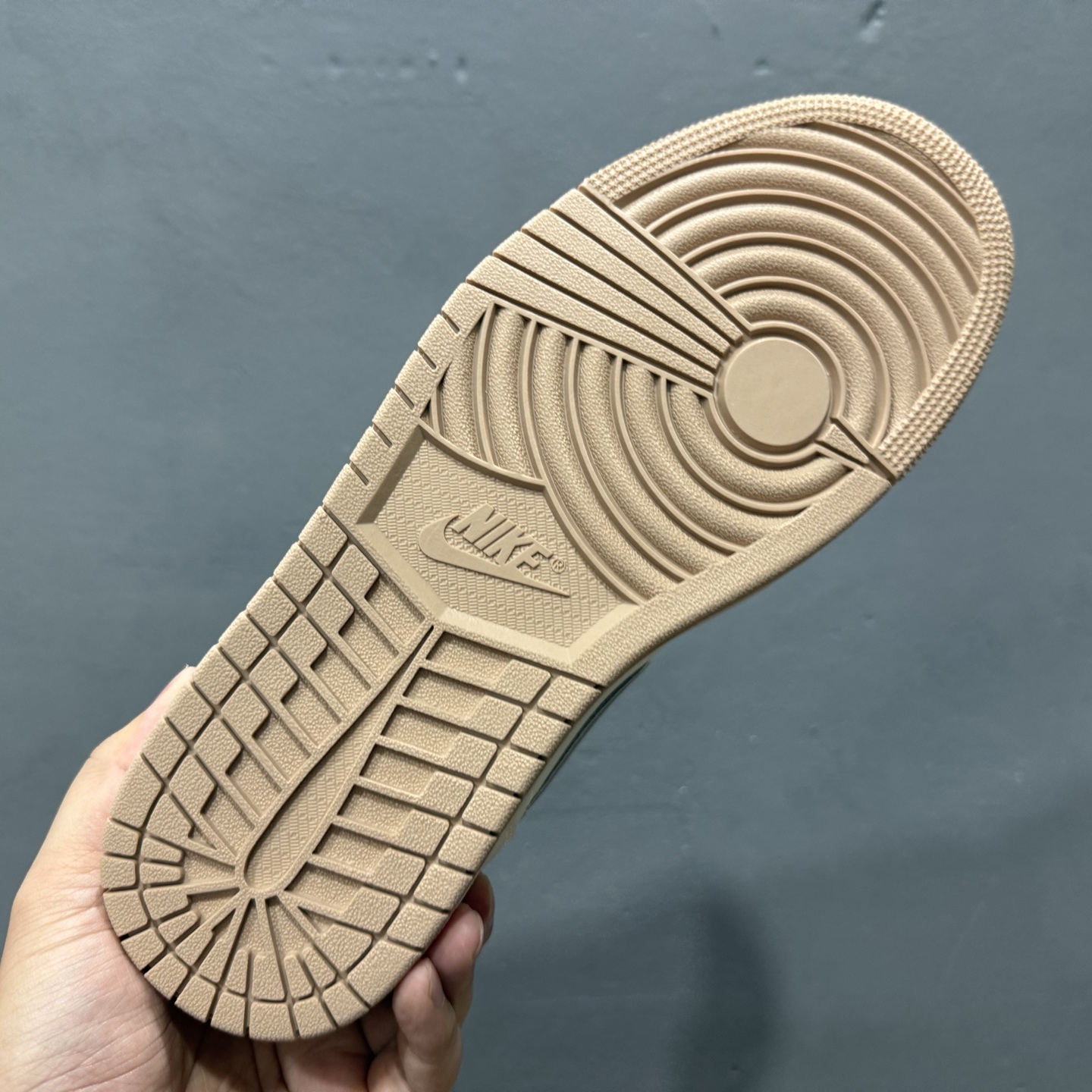 200 原装级别 Air Jordan 1 Low 米灰 AJ1乔1低帮休闲板鞋 553558-169-Chinese UA Cheap High Quatity Brand Clothes Bags handbags Sneakers wholesale wholesaler seller from China Factory suppliers Fashion Clothing Shoes best Quality Beautiful Price 200 原装级别 Air Jordan 1 Low 米灰 AJ1乔1低帮休闲板鞋 553558-169